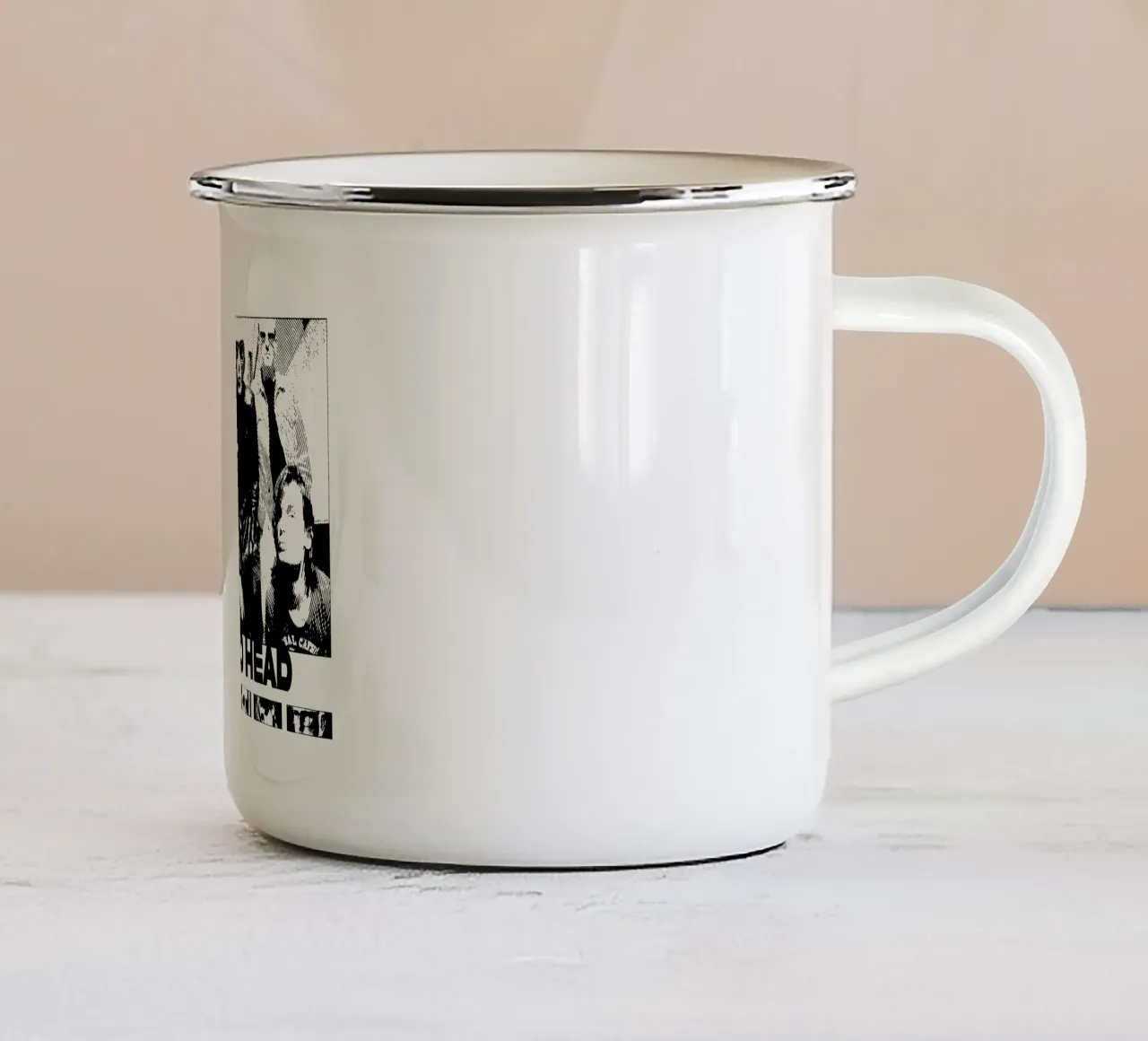 Band in stile retrò Radiohead tazza in smalto da https://www.juniqe.com/uk/shop/Henndraws