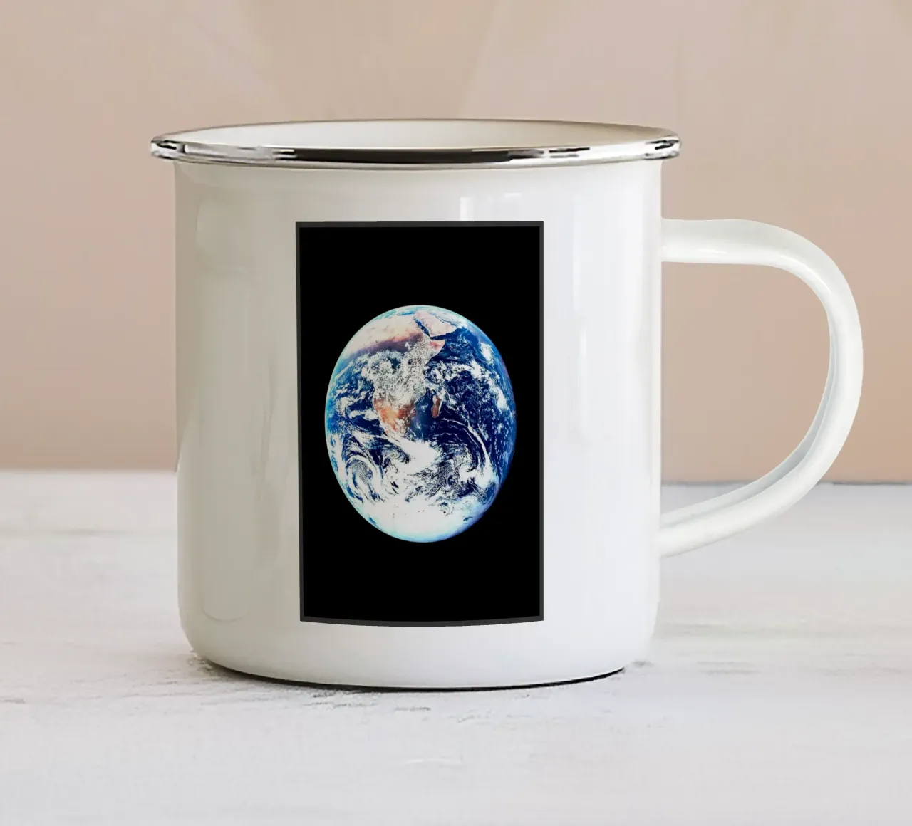 Terra tazza in smalto da David Müller