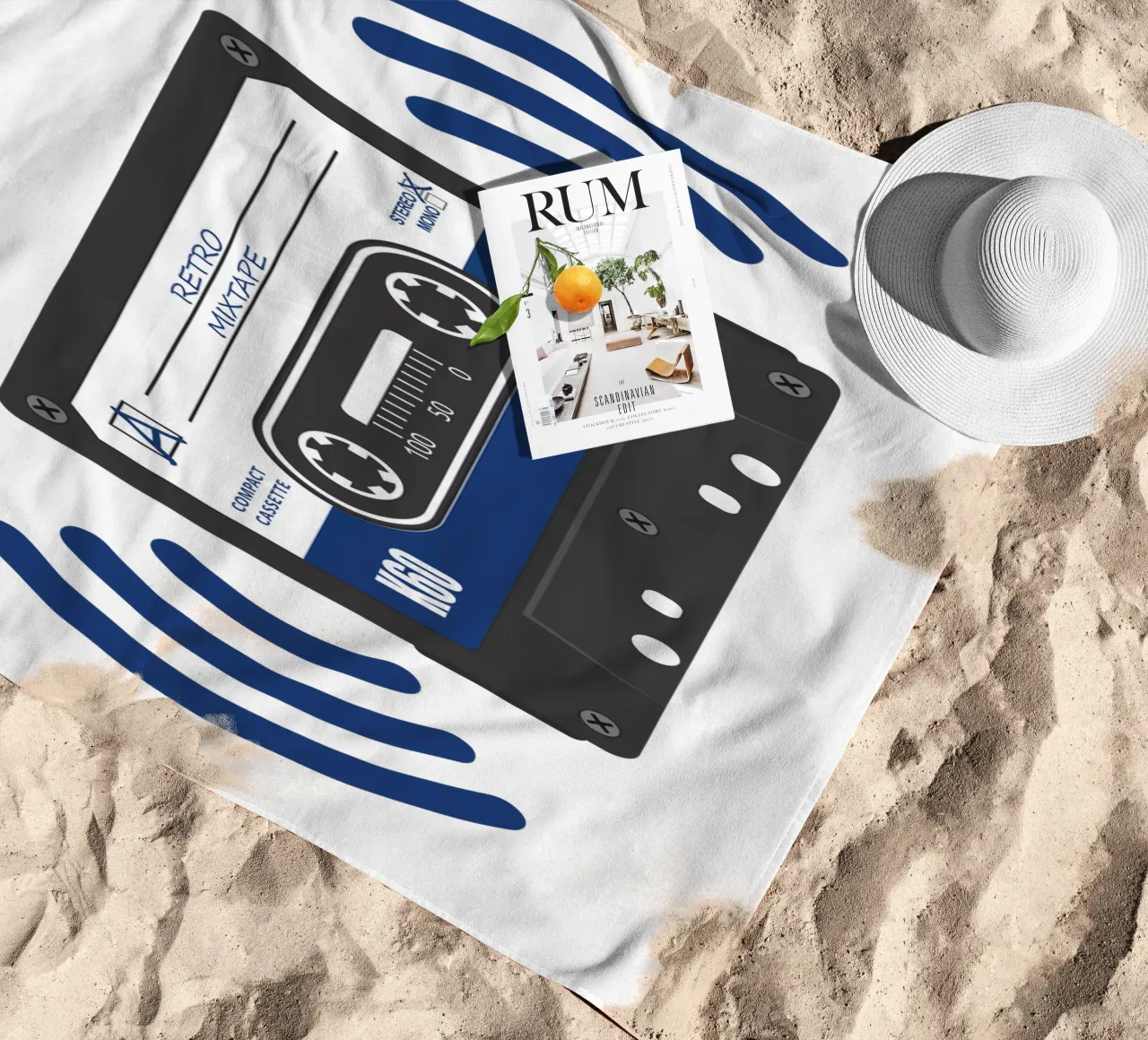 Stereo Audio Kassette - Retro Mixtape strandhanddoek van Black Sign Artwork