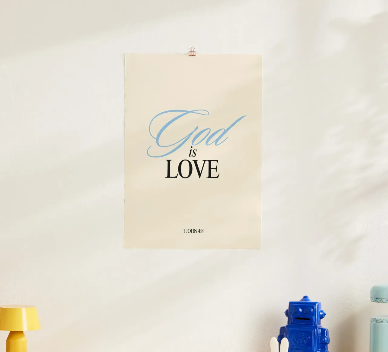 Gott ist Liebe - 1 Johannes 4:8 Minimalistischer Kunstdruck Poster von vintagepod