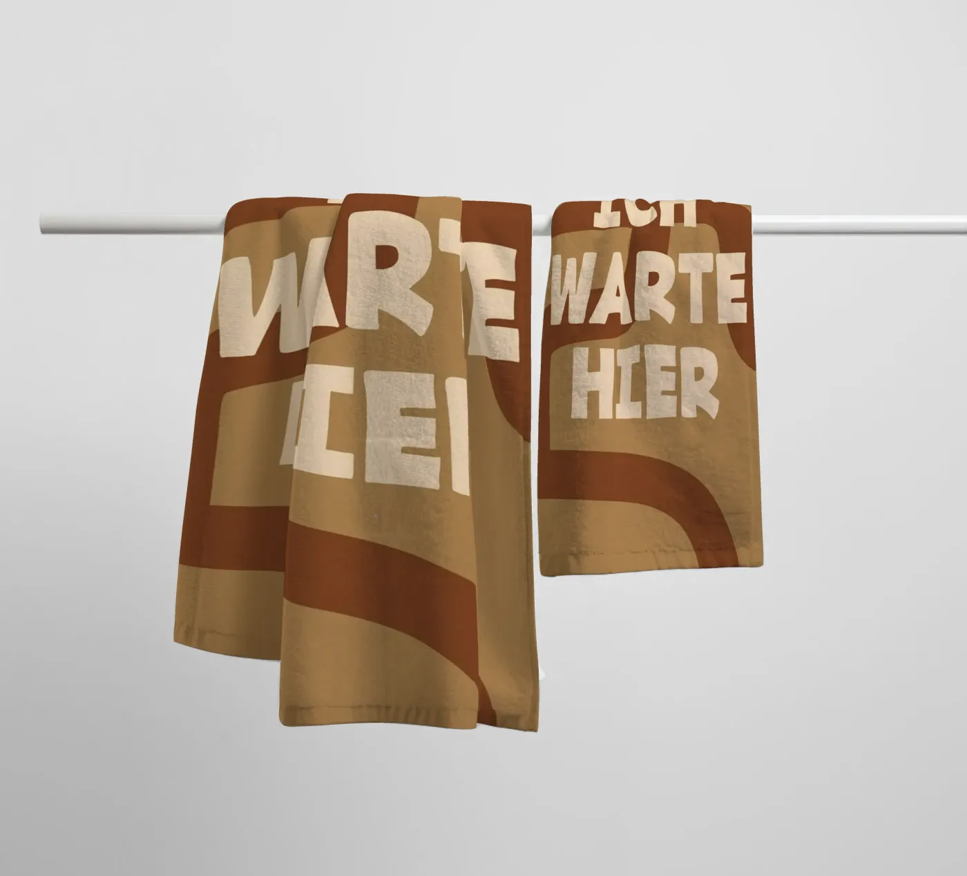 I wait here badhanddoek van MODERN NUANCE
