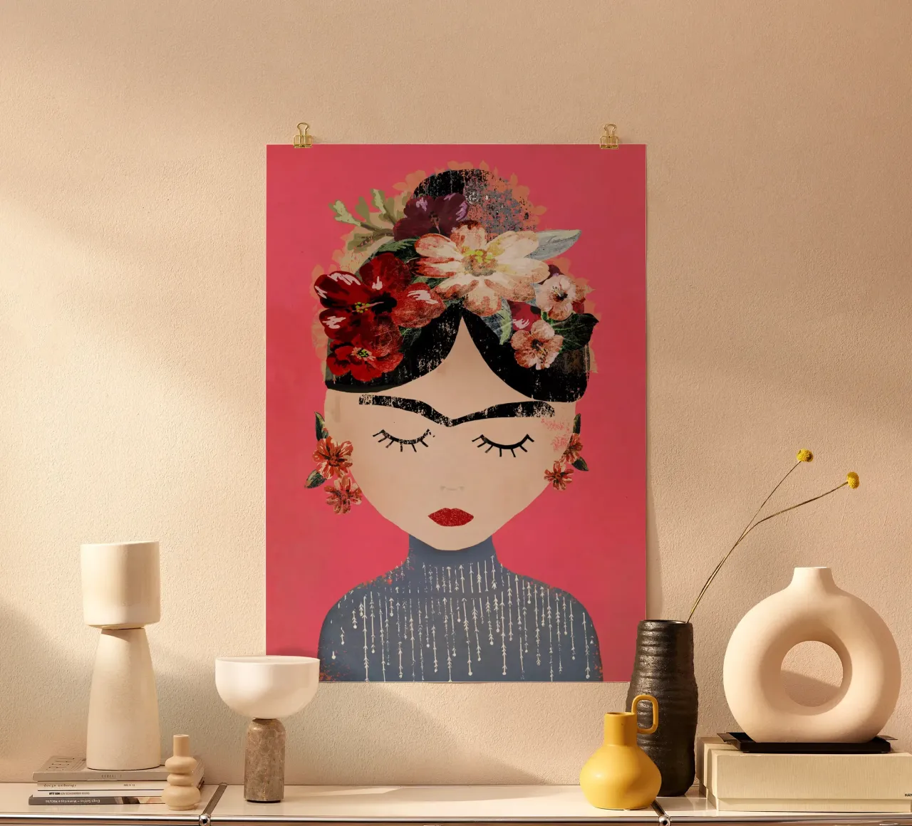 Frida (Pink) poster avec cadre en bois de treechild