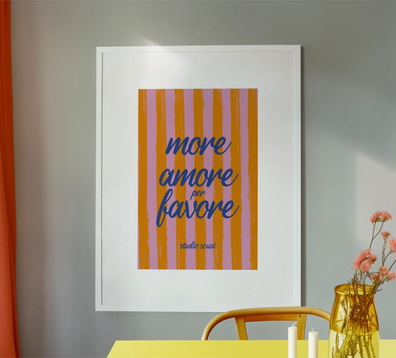 More Amore Per Favore - A Strisce poster con marco de plástico de studio scusi