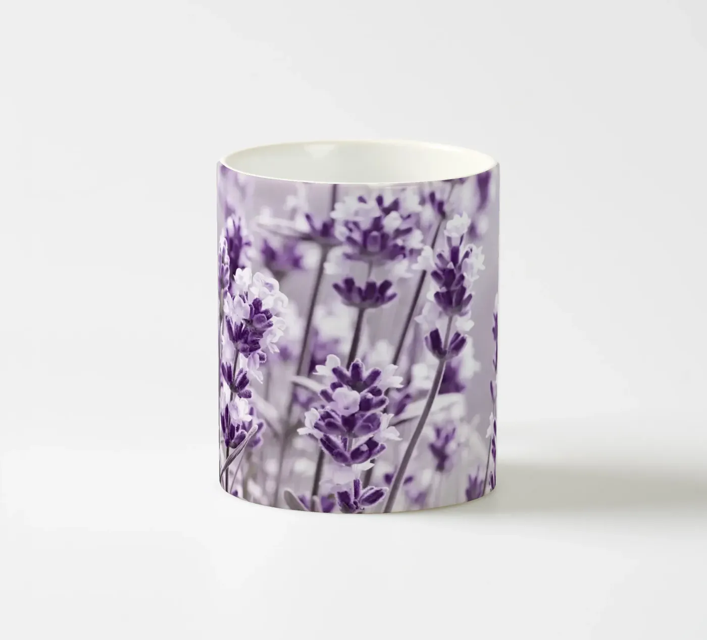 Lavender ceramic mug by Atteloi