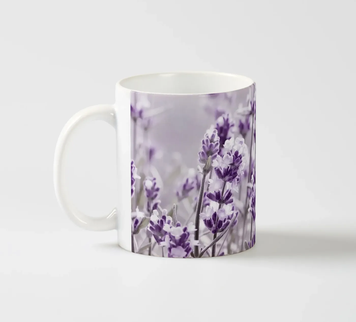 Lavender ceramic mug by Atteloi