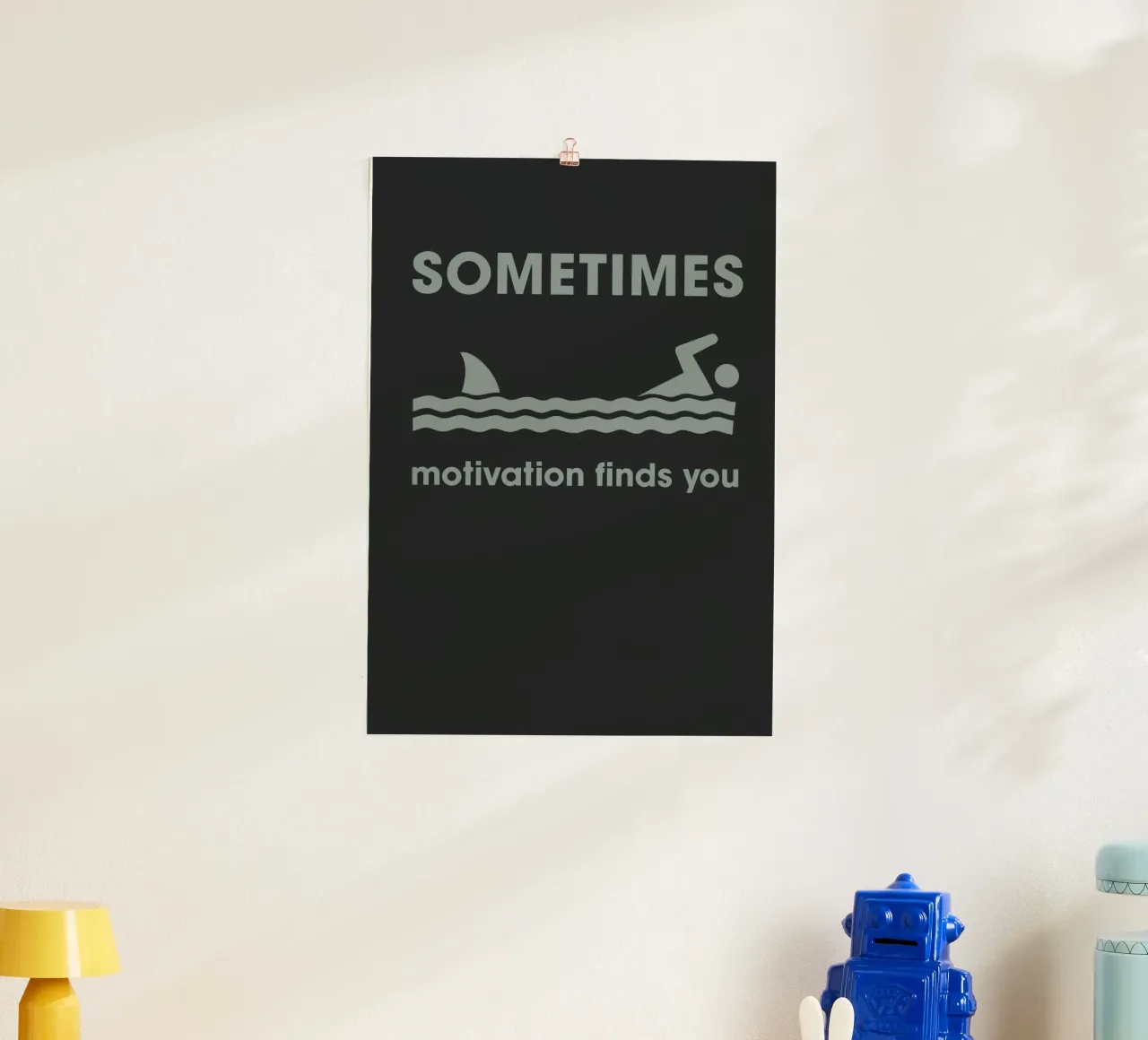 Shark Motivation Funny Graphic poster con telaio in legno da ramosashop