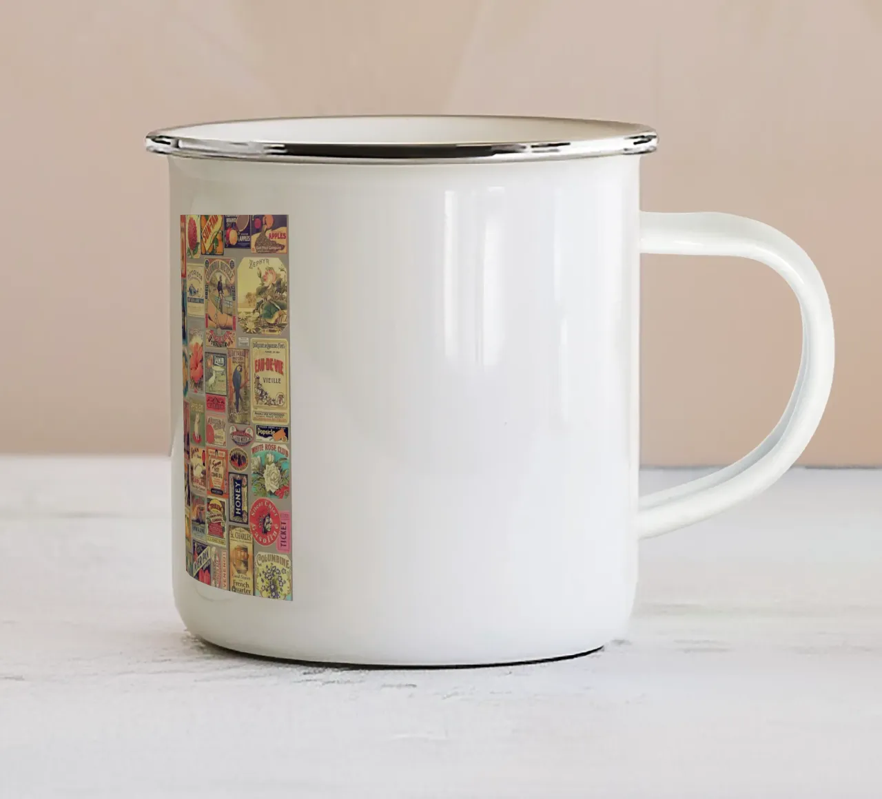 Set di etichette retrò vintage tazza in smalto da Eva Nev