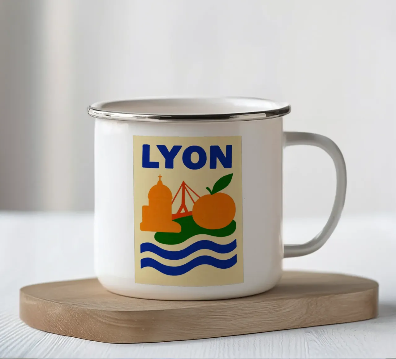 Un viaggio colorato a Lione tazza in smalto da JETLAG | affiches voyage