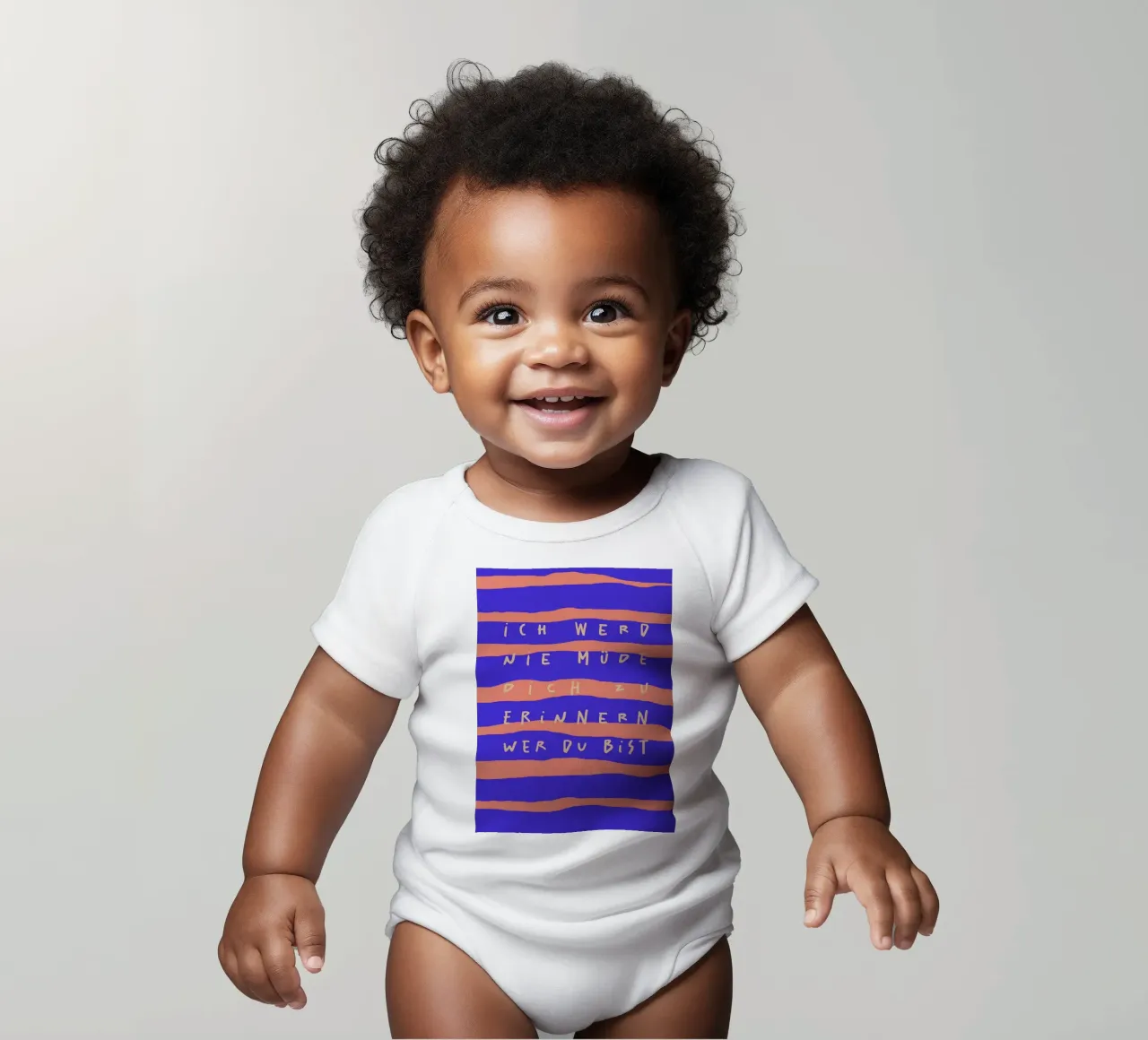 ich werde nie müde, dich zu erinnern, wer du bist. body neonato maniche corte da FRICKE DESIGN
