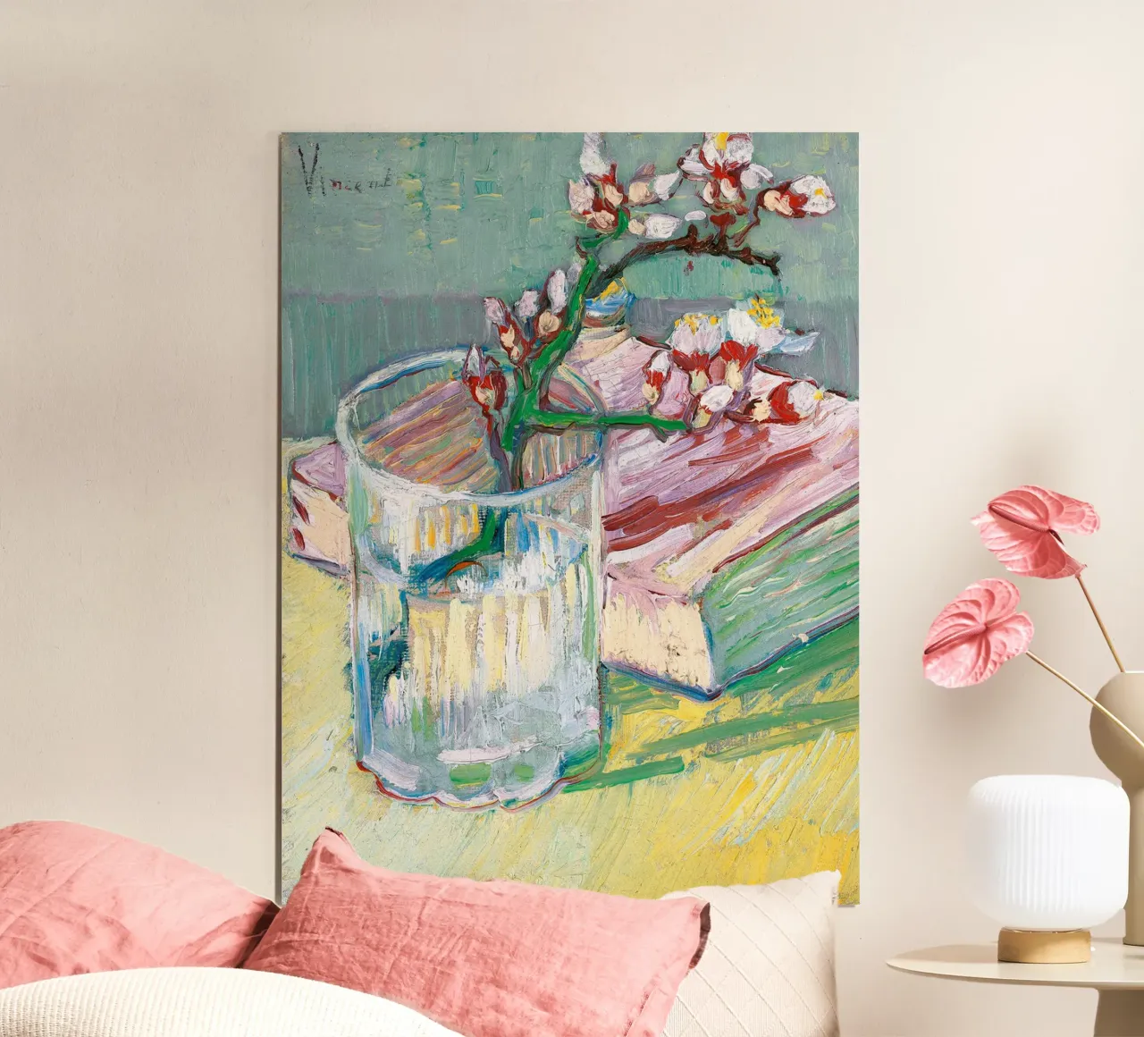 Ramo di mandorlo fiorito in un bicchiere con un libro poster con telaio in plastica da Christopher Soto