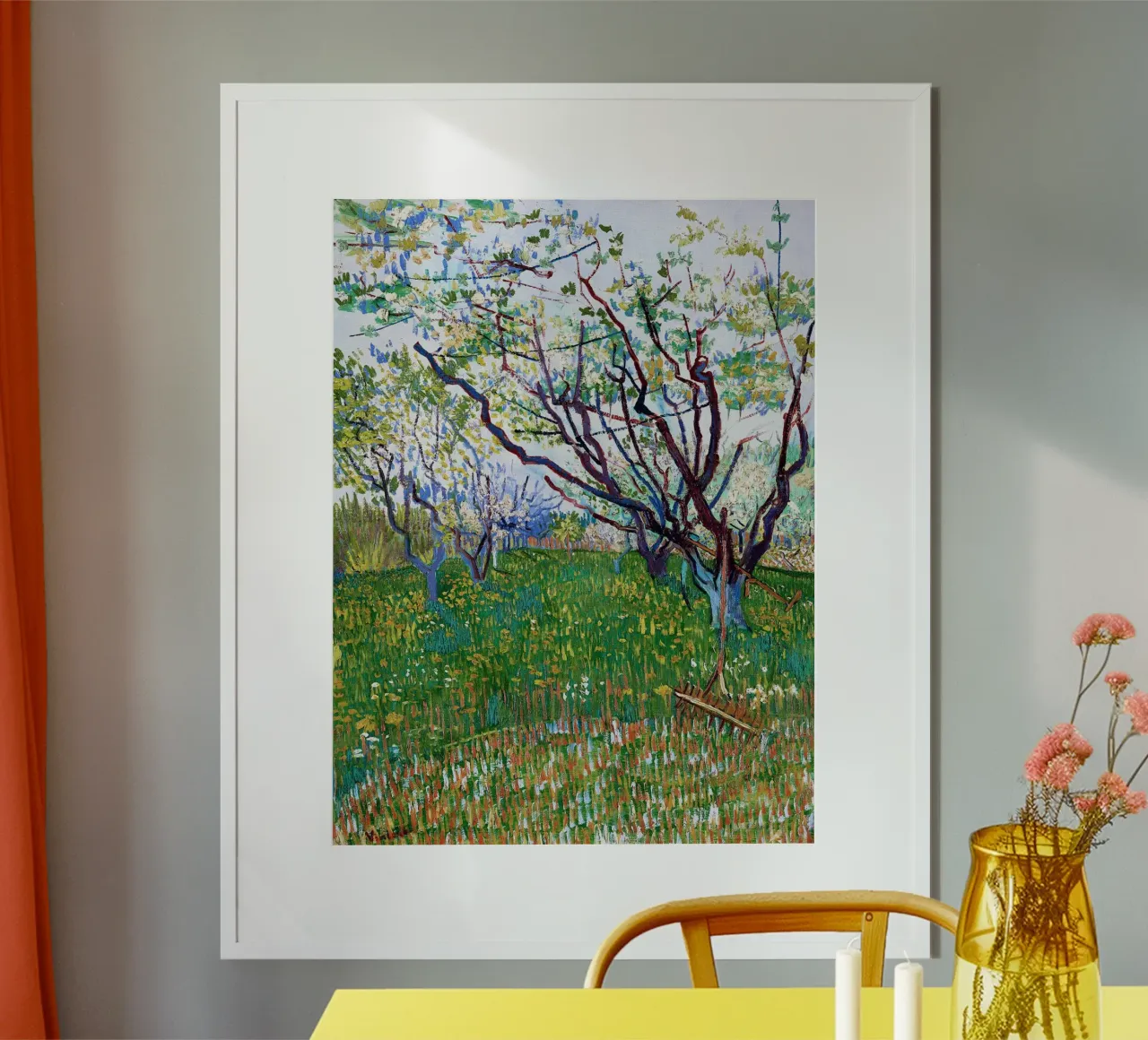 Frutteto in fiore poster con telaio in legno da Christopher Soto