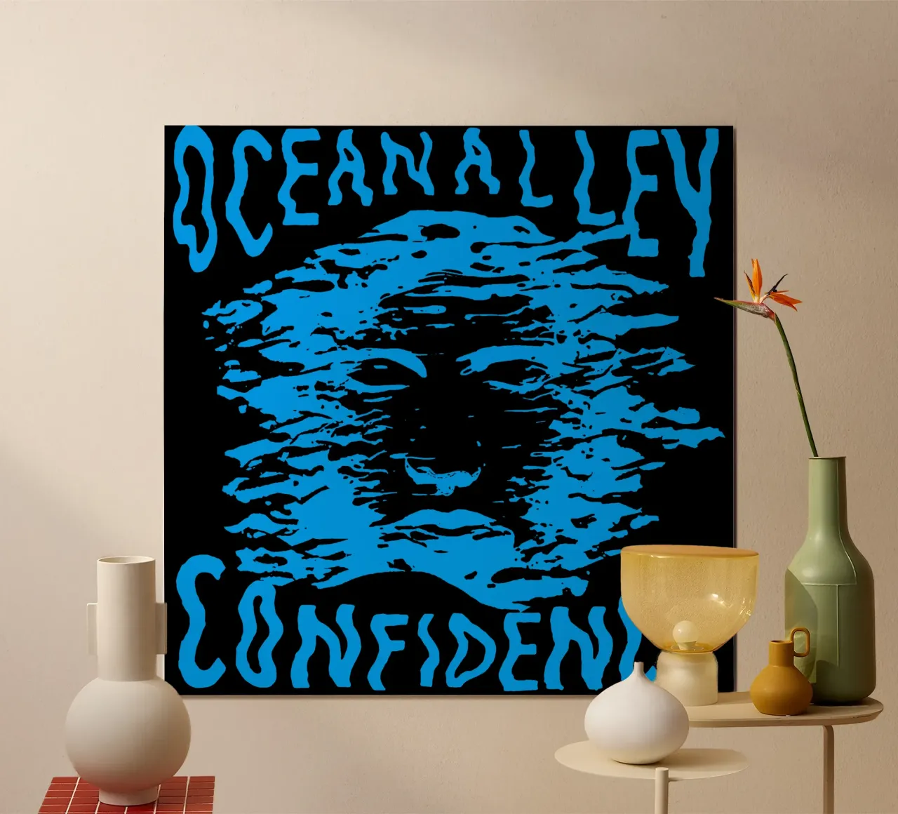 Maglietta essenziale Confidence Oc Ally poster da igoshdesigns