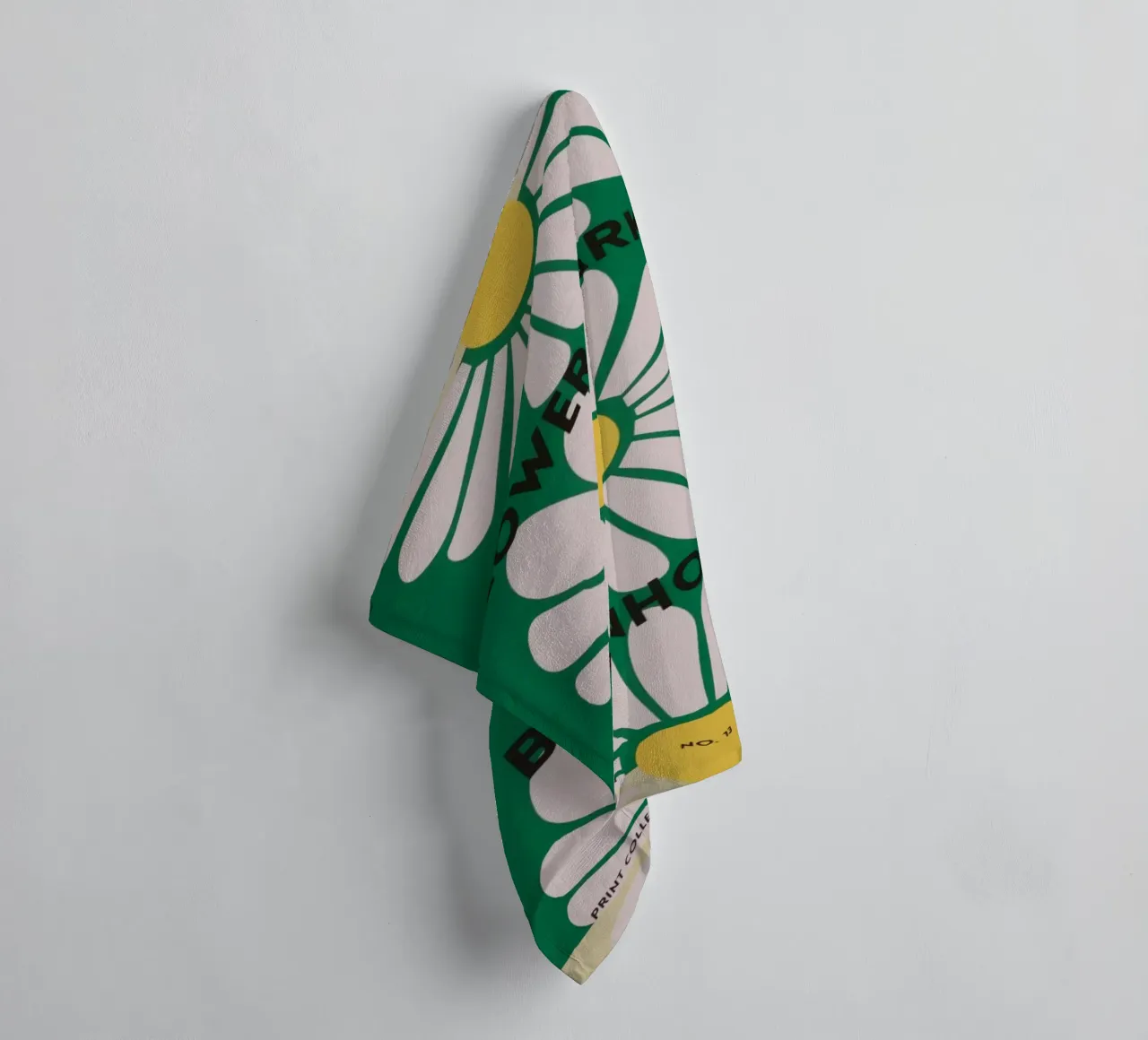 fiore botanico asciugamano da bagno da Max Cox