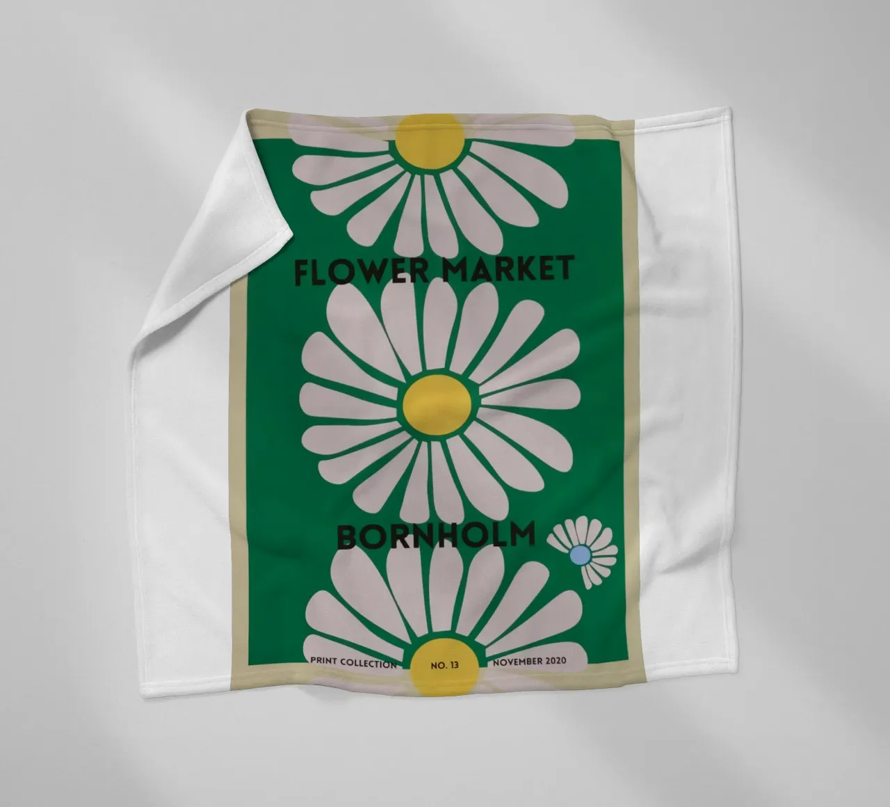 fiore botanico coperta in pile da Max Cox
