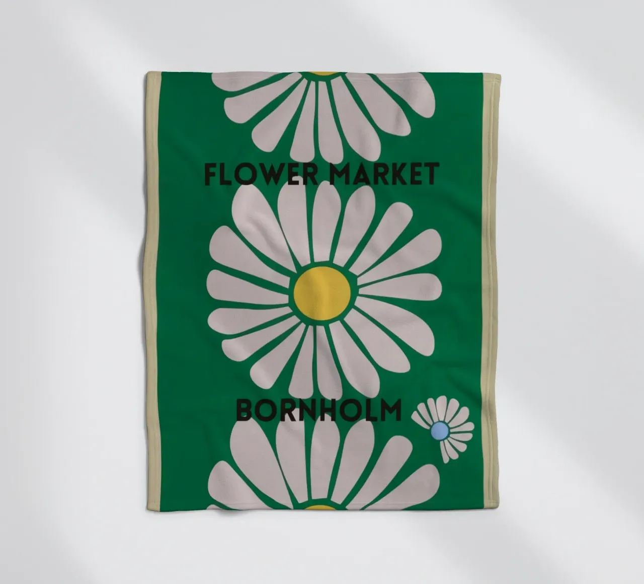 fiore botanico coperta in pile da Max Cox