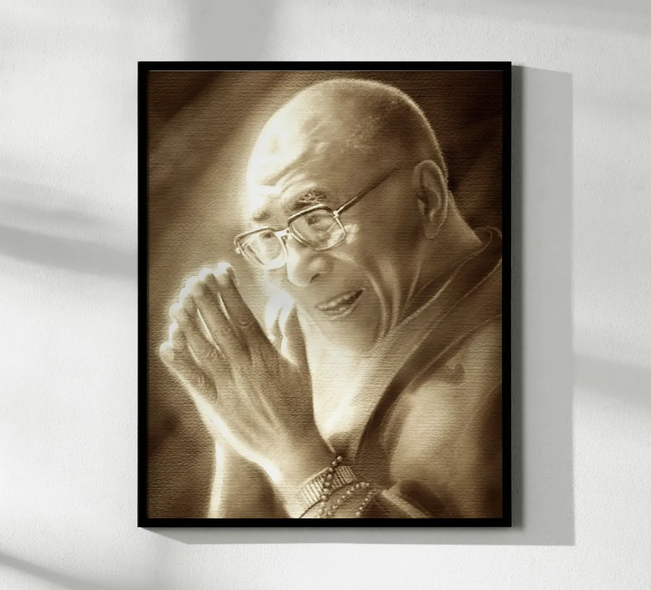 HH Dalai Lama, in preghiera per il mondo poster con telaio in alluminio da Happy 😃 Art 🎨 by Christine Schnoell