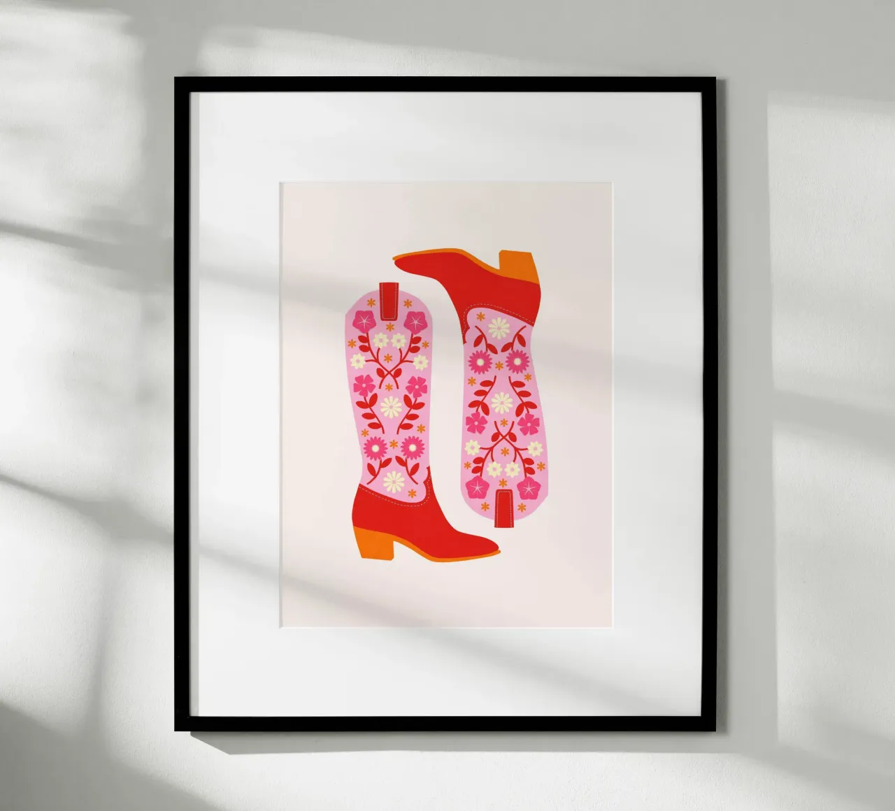 Bonitas Botas Vaqueras - Rojo Rosa poster con marco de madera de Asha Designs