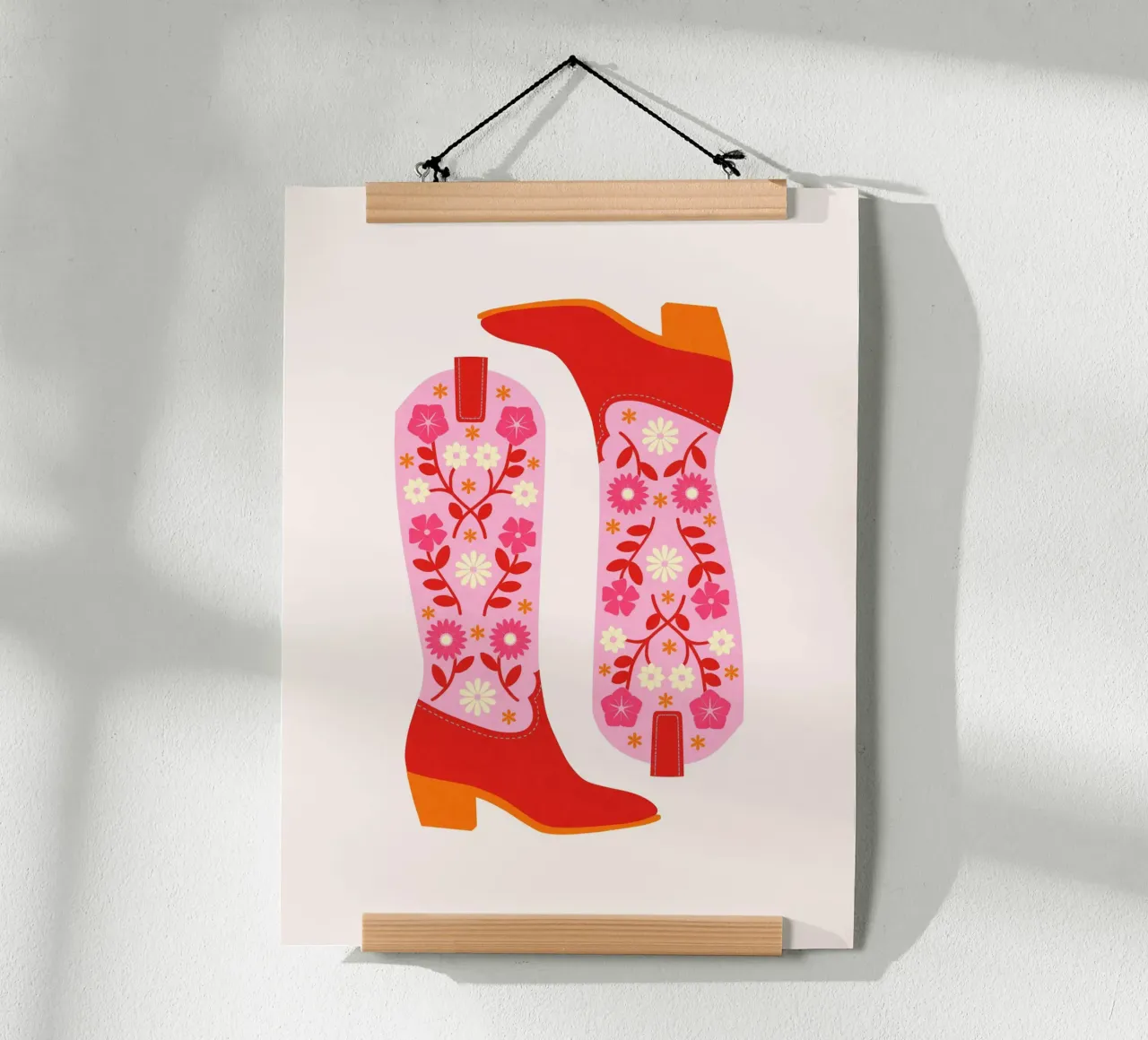 Bonitas Botas Vaqueras - Rojo Rosa poster con marco de madera de Asha Designs