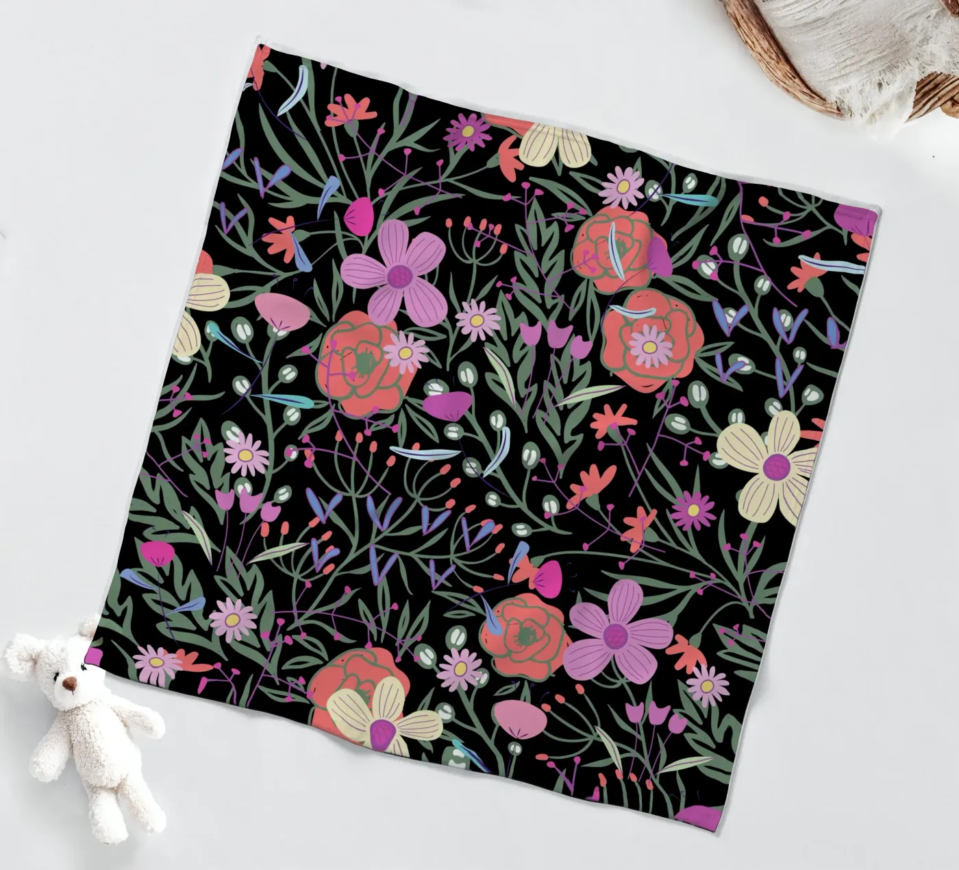 Botanical pattern 19 Fleecedecke von Little Dean