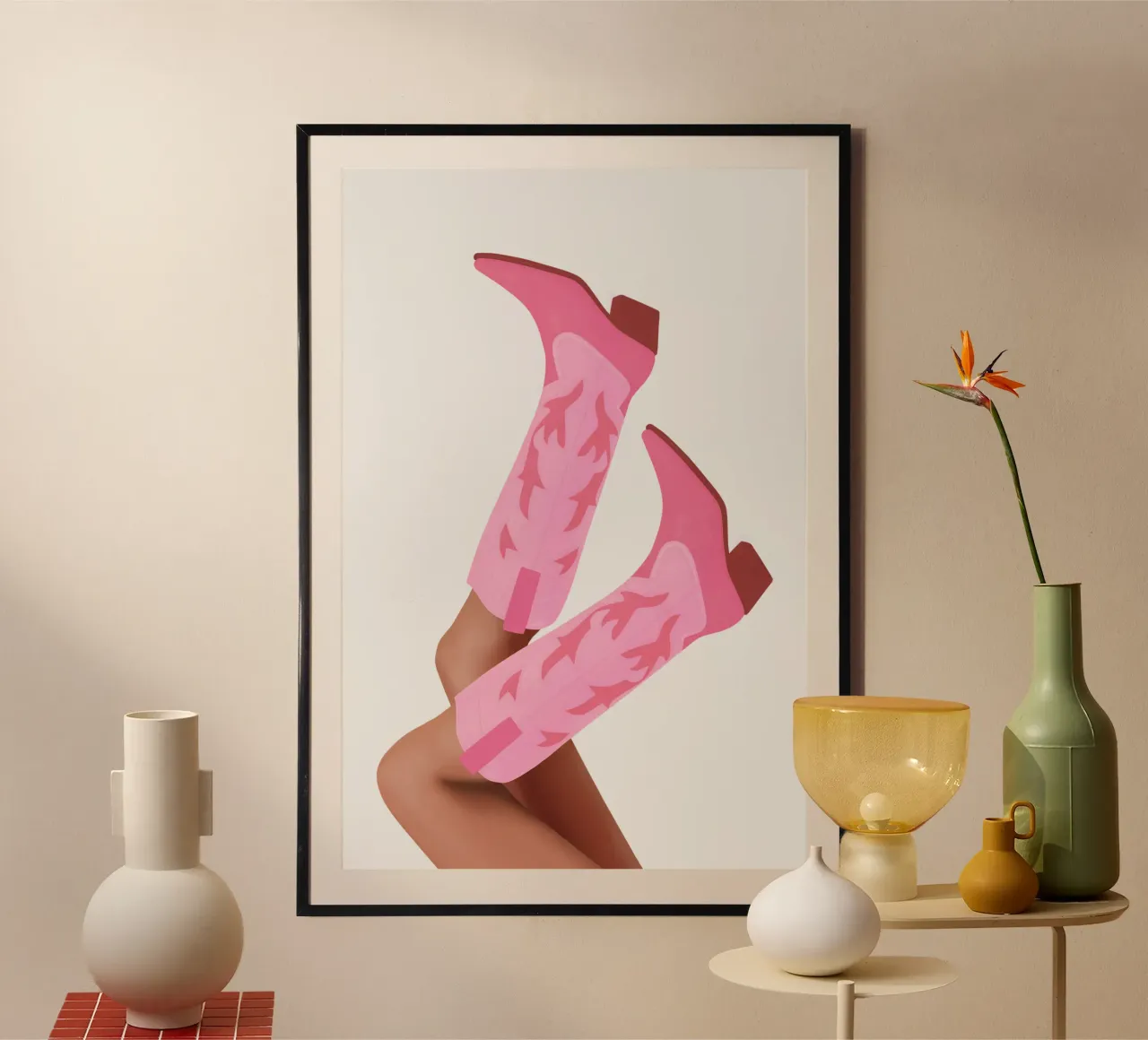 Stivali da cowgirl rosa - Forza ragazze poster con telaio in legno da Asha Designs