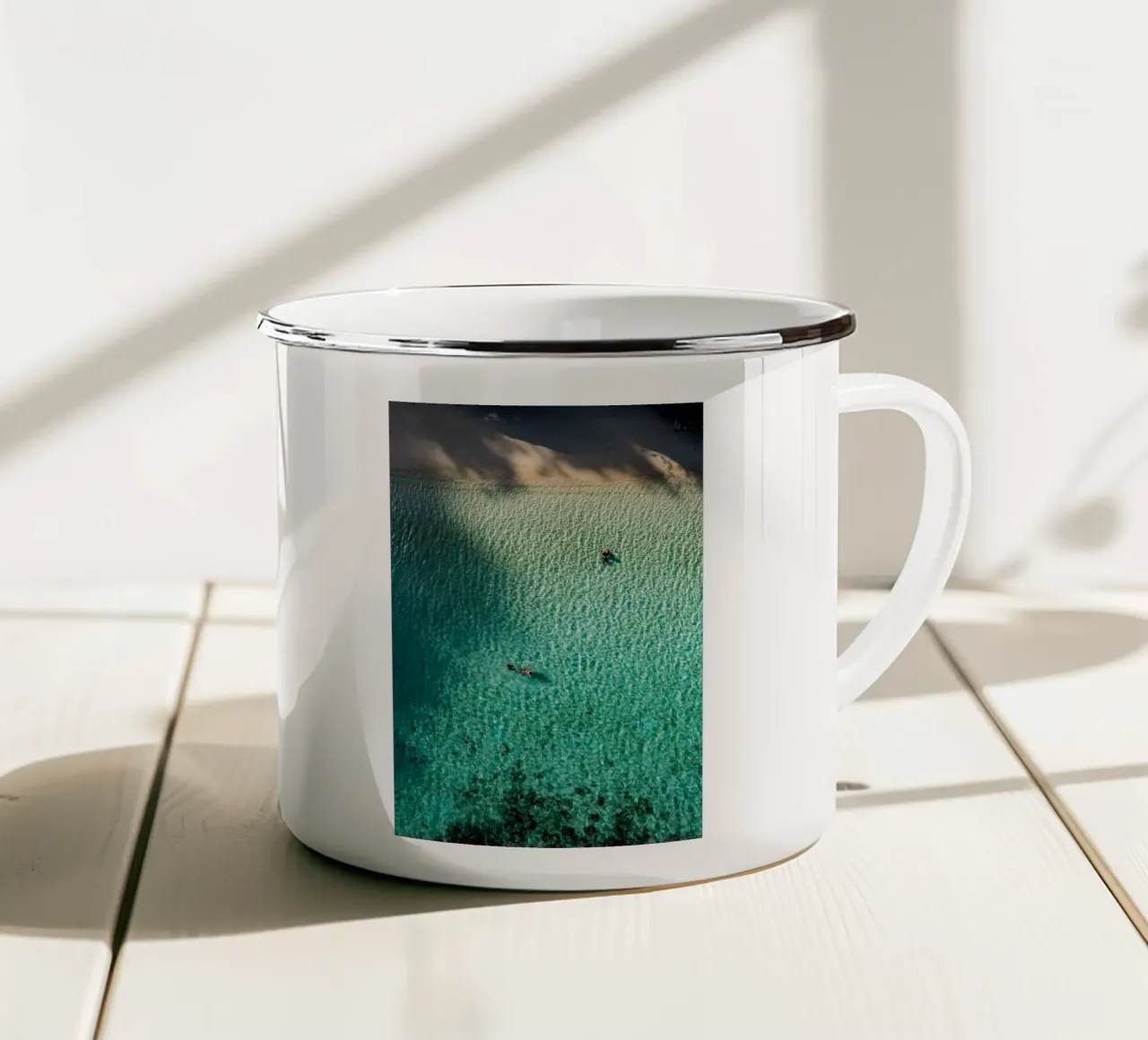 boat and person tazza in smalto da mip of map
