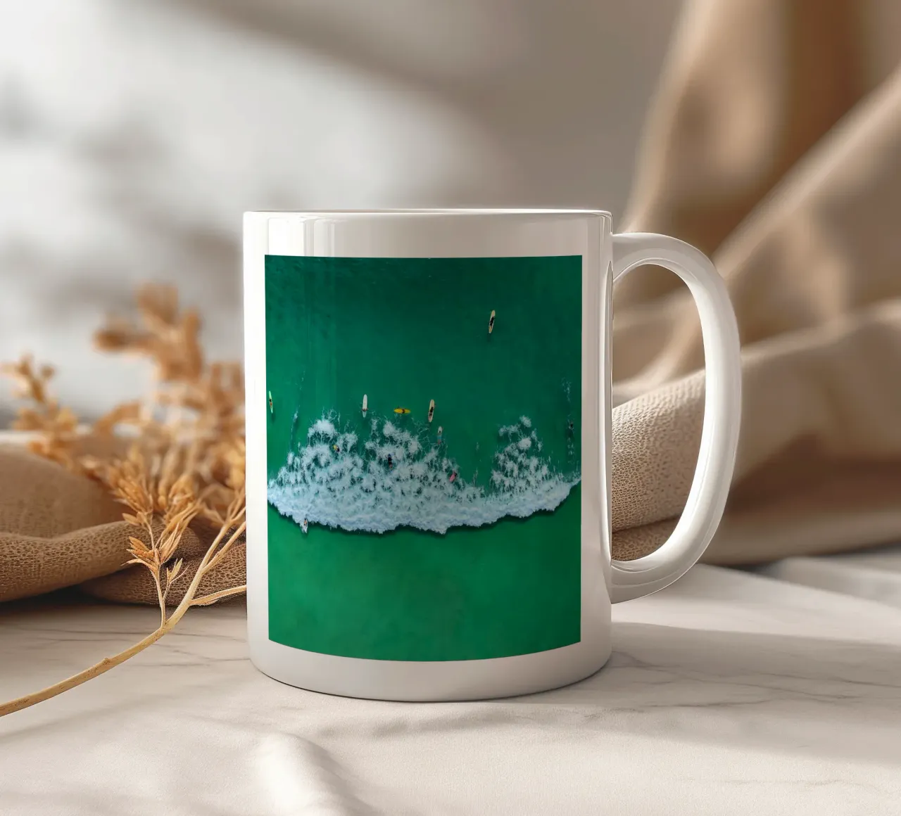 boat through wave tazza in ceramica da mip of map