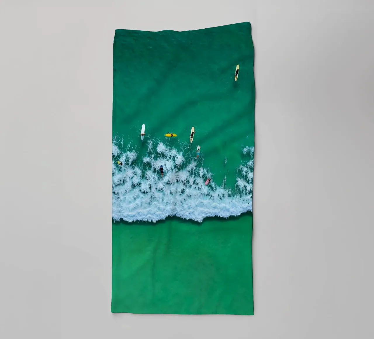 boat through wave asciugamano da bagno da mip of map