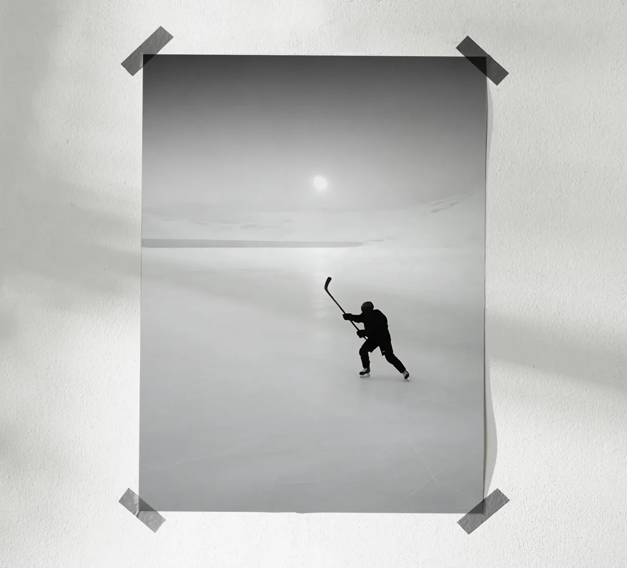Eishockey in der Abenddämmerung Poster von GameDay Studio