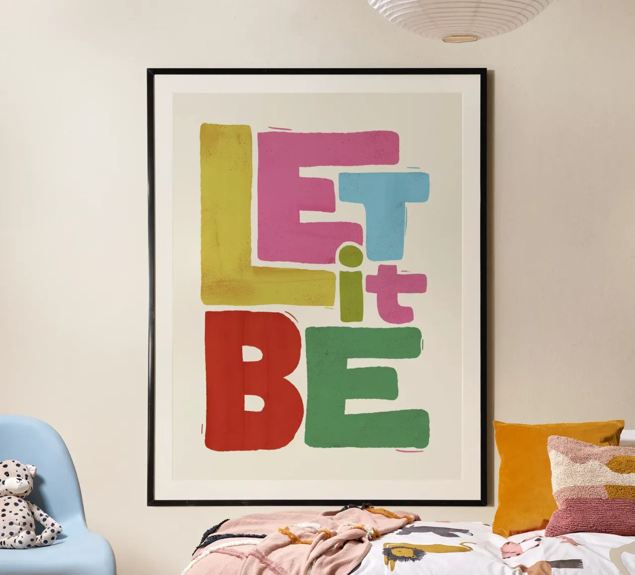 Bunte Retro-Typografie - Let It Be Poster von showmemars