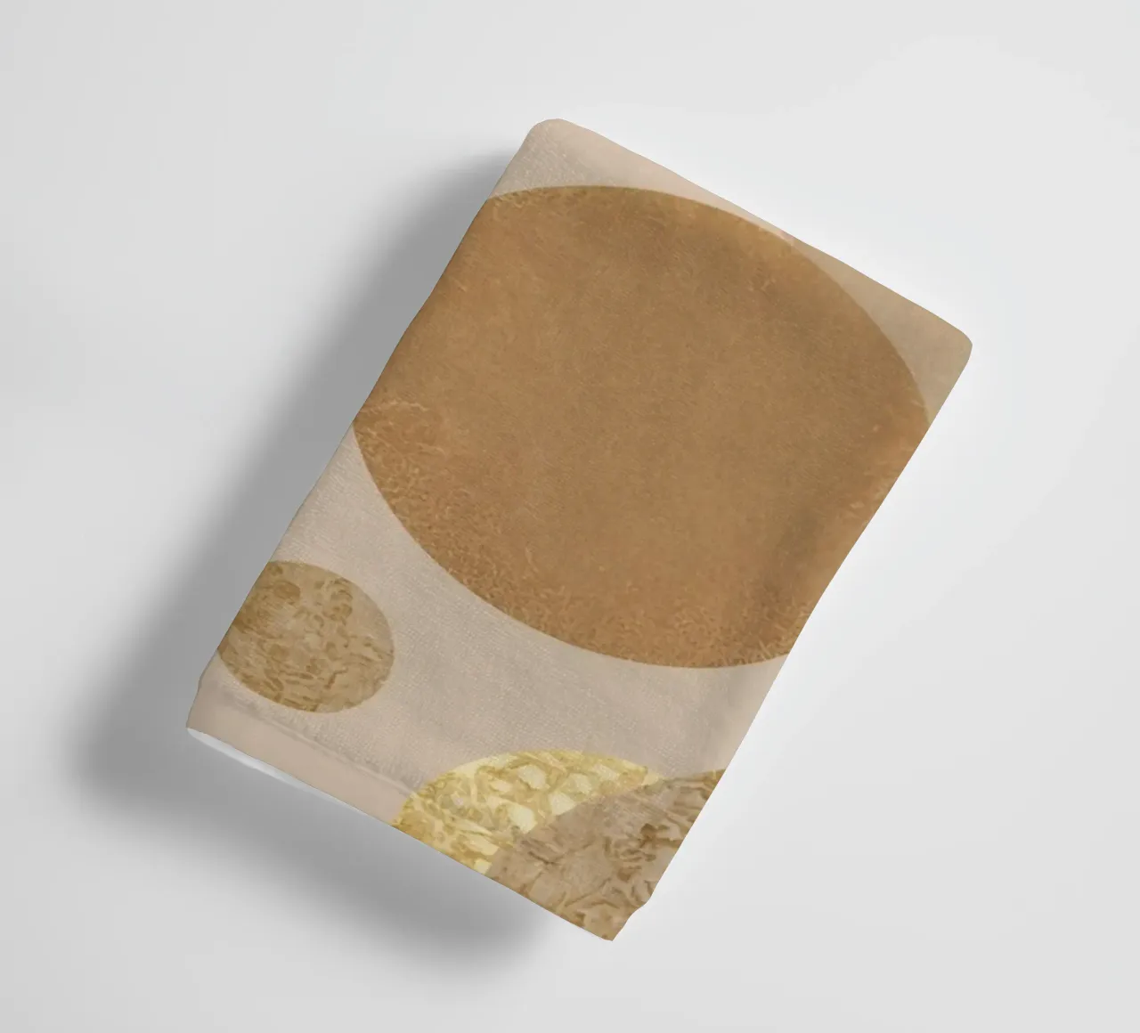 Motivo astratto a cerchi beige e marrone asciugamano da bagno da DesignDoodle