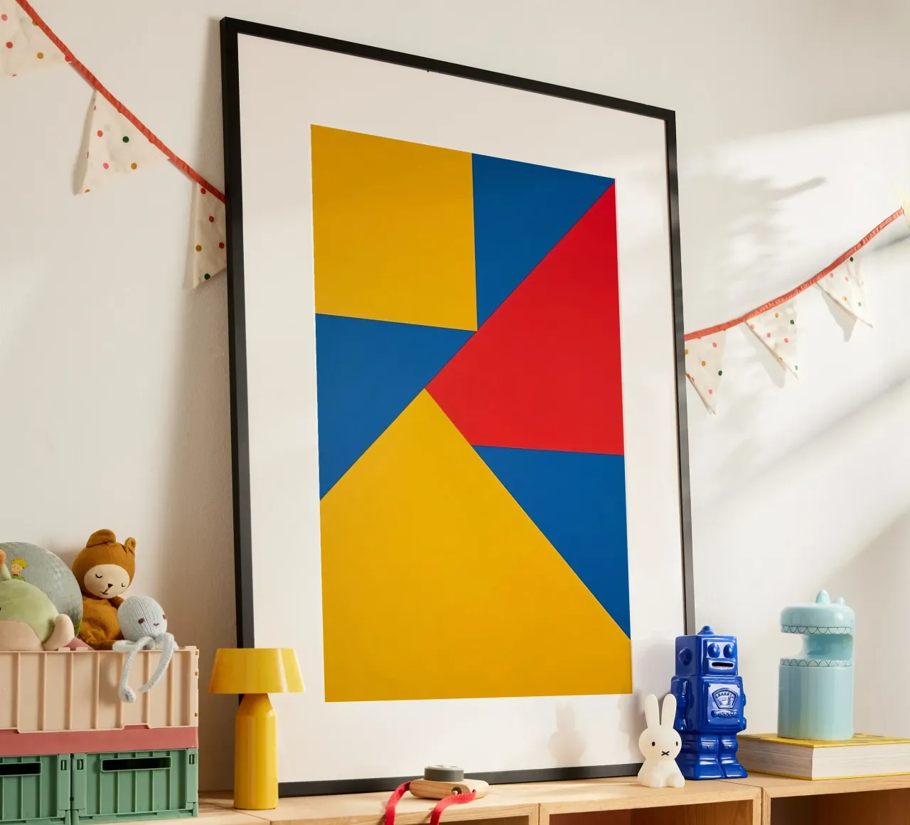Composizione astratta di forme geometriche rosse, gialle e blu poster con telaio in alluminio da DesignDoodle