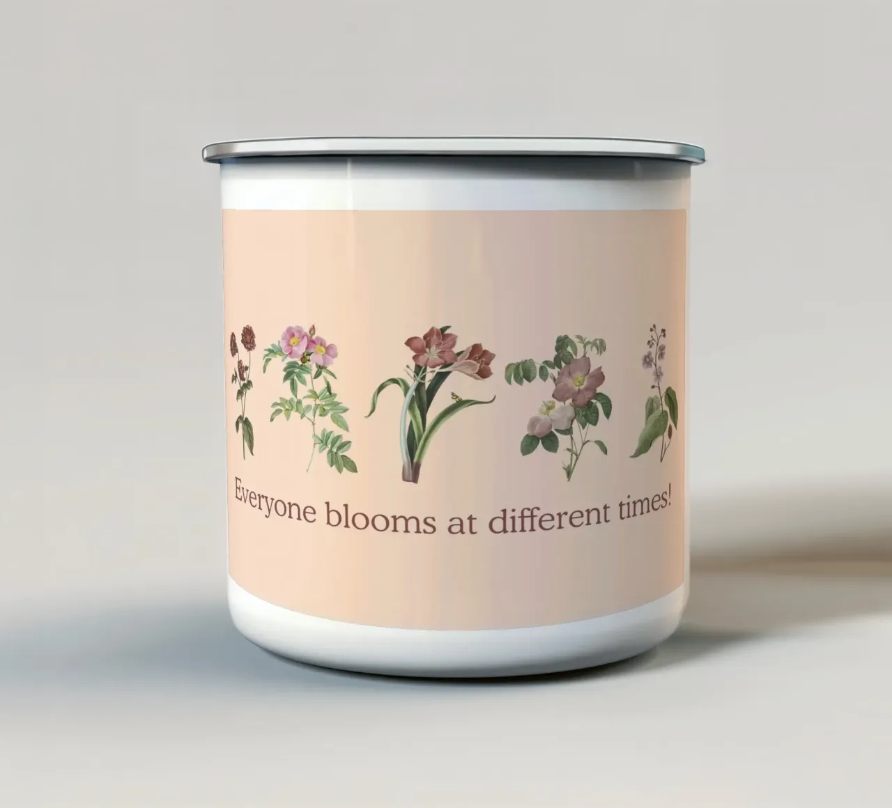Tutti fioriscono in tempi diversi Poster floreale tazza in smalto da vintagepod