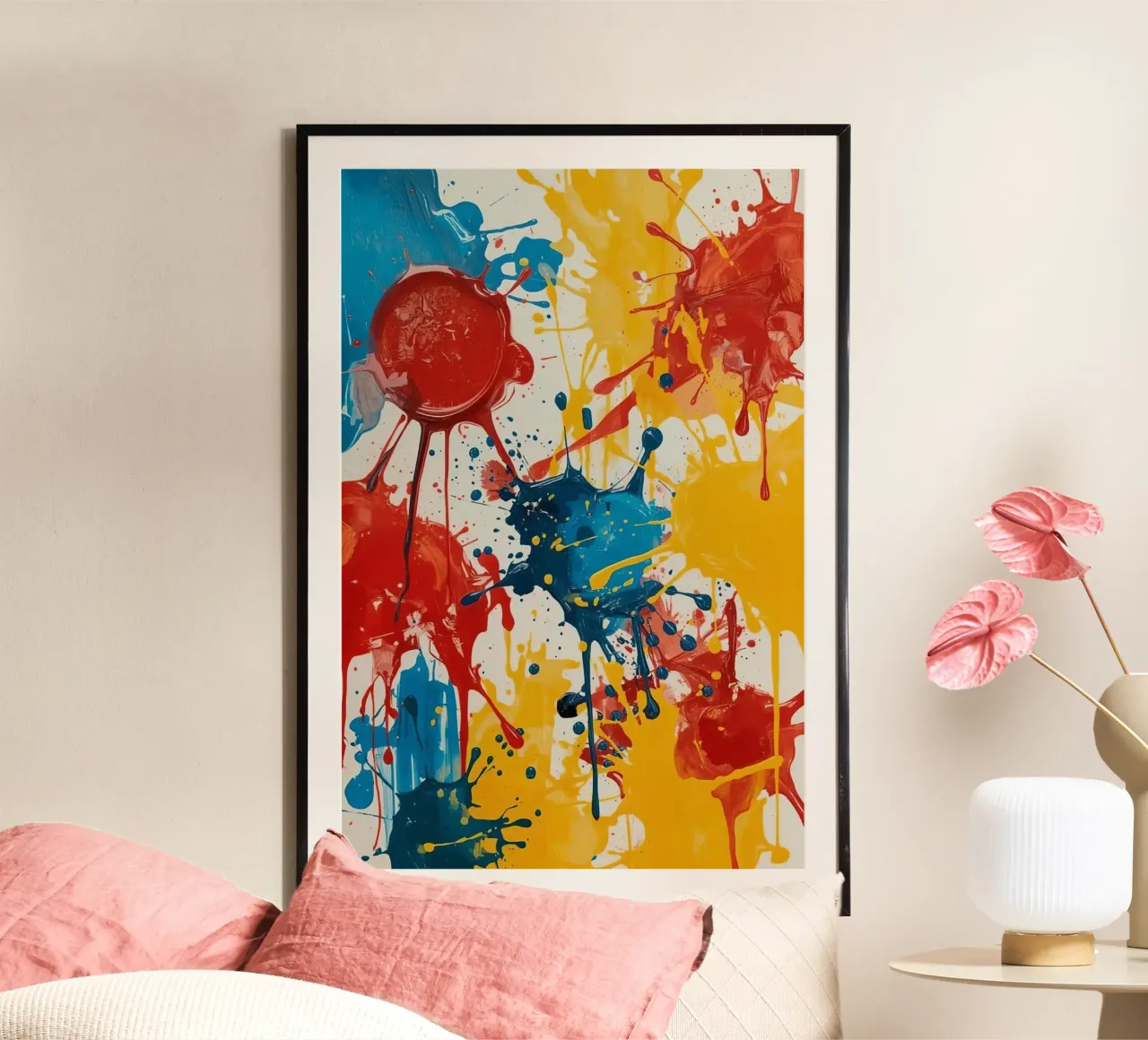 Peinture abstraite d'éclaboussures de peinture rouge, jaune et bleue poster de DesignDoodle