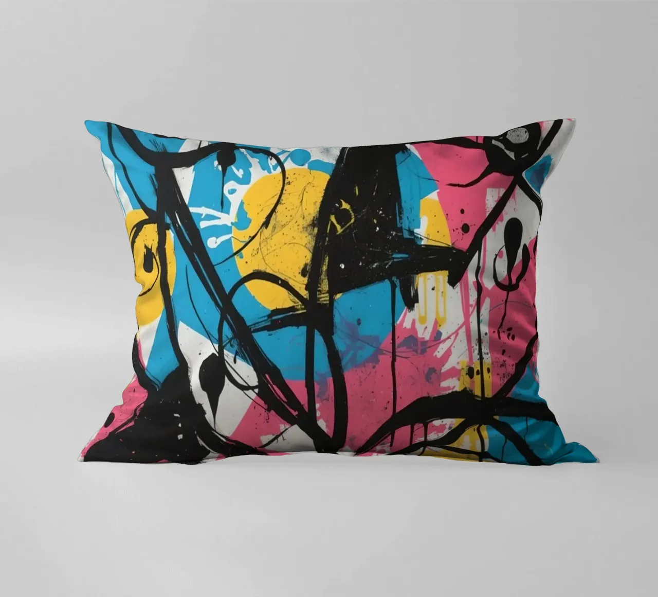 Pittura astratta con forme geometriche e linee nere cuscino da DesignDoodle