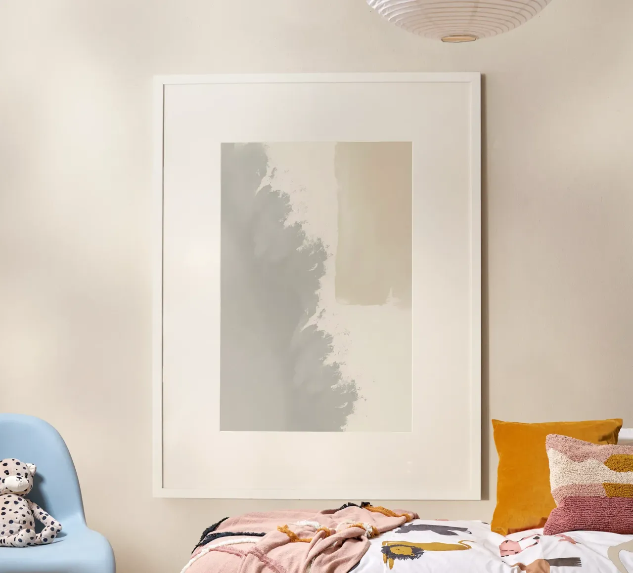 Pittura astratta con colori grigio-beige e crema poster con telaio in plastica da DesignDoodle
