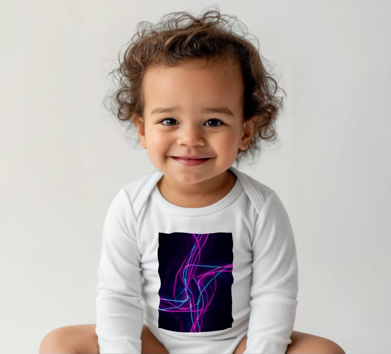 Astratto rosa e blu strisce di luce su sfondo scuro body neonato maniche lunghe da DesignDoodle