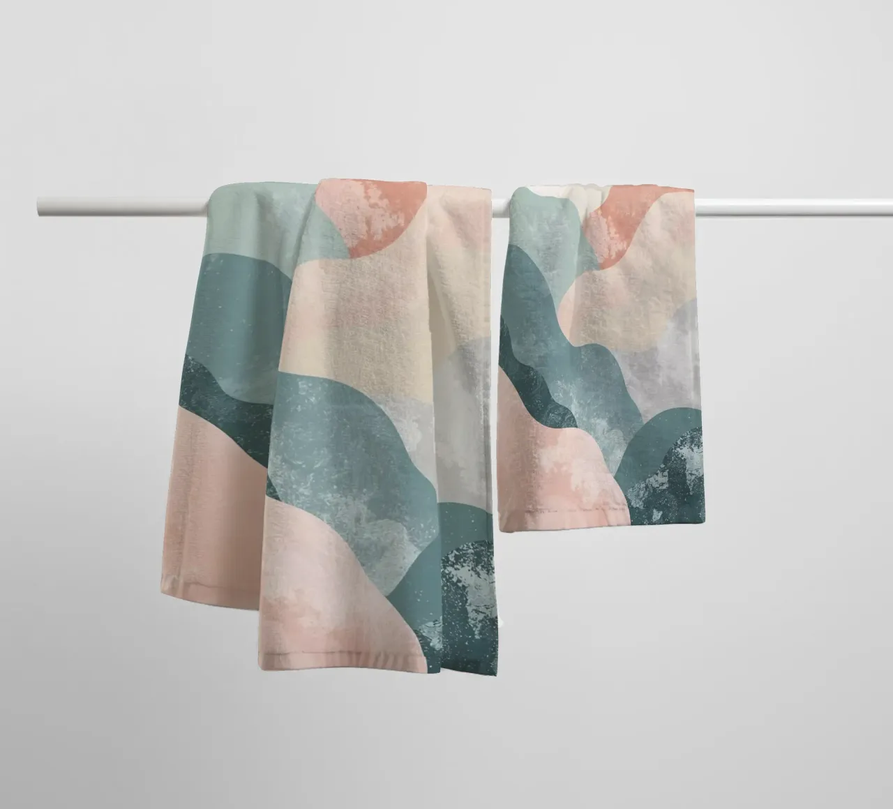 Illustrazione astratta di forme ondulate in colori tenui asciugamano da bagno da DesignDoodle
