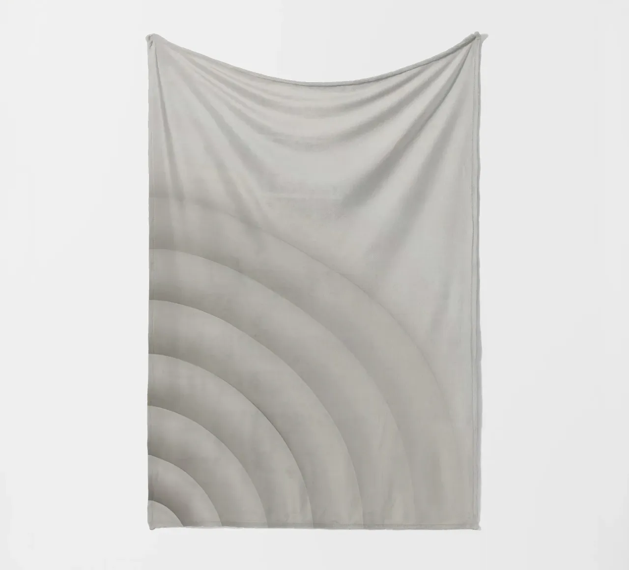 Forme grigie curve concentriche su sfondo grigio coperta in pile da DesignDoodle