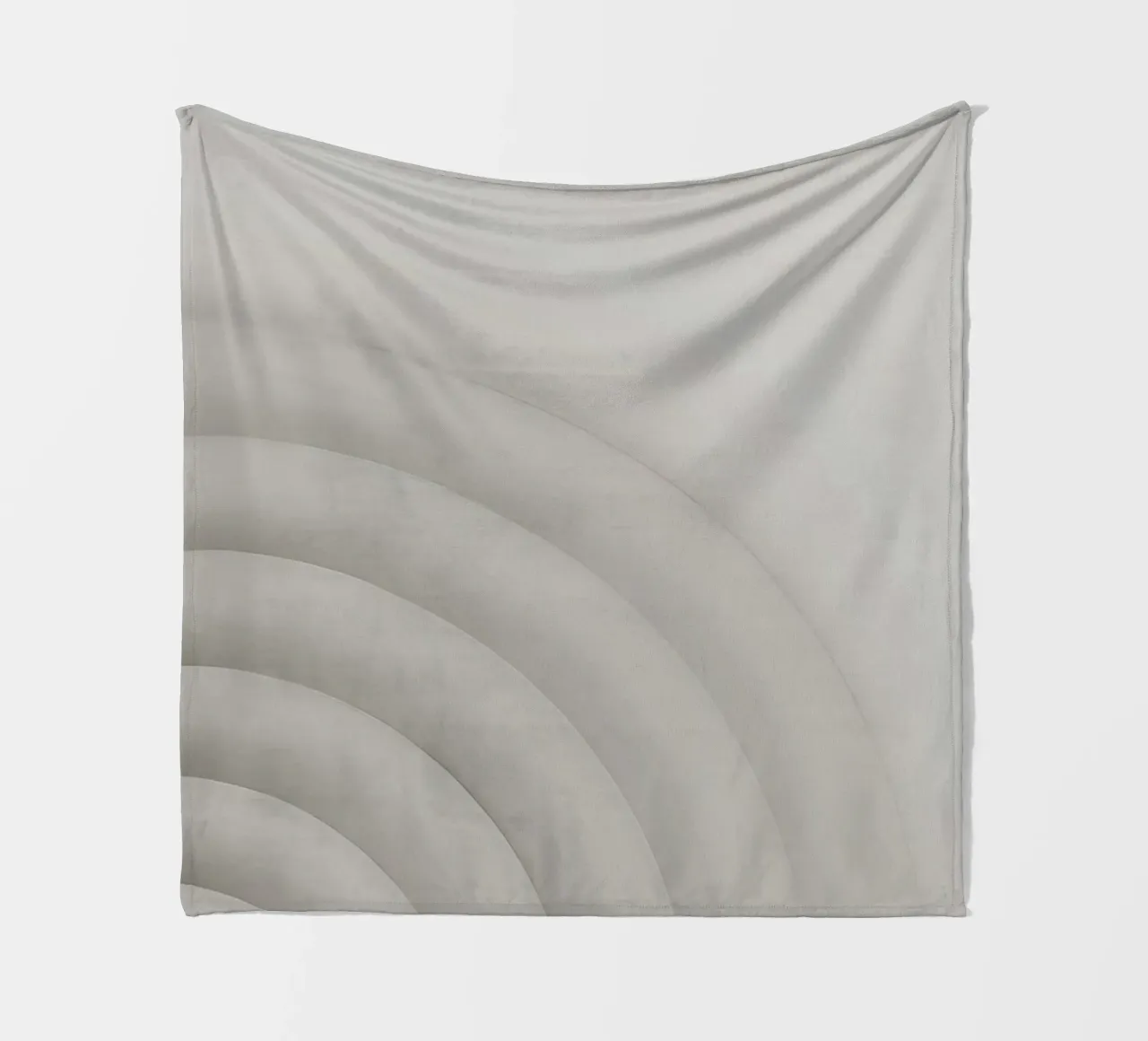 Forme grigie curve concentriche su sfondo grigio coperta in pile da DesignDoodle
