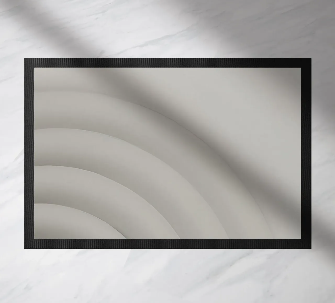 Forme grigie curve concentriche su sfondo grigio zerbino da DesignDoodle