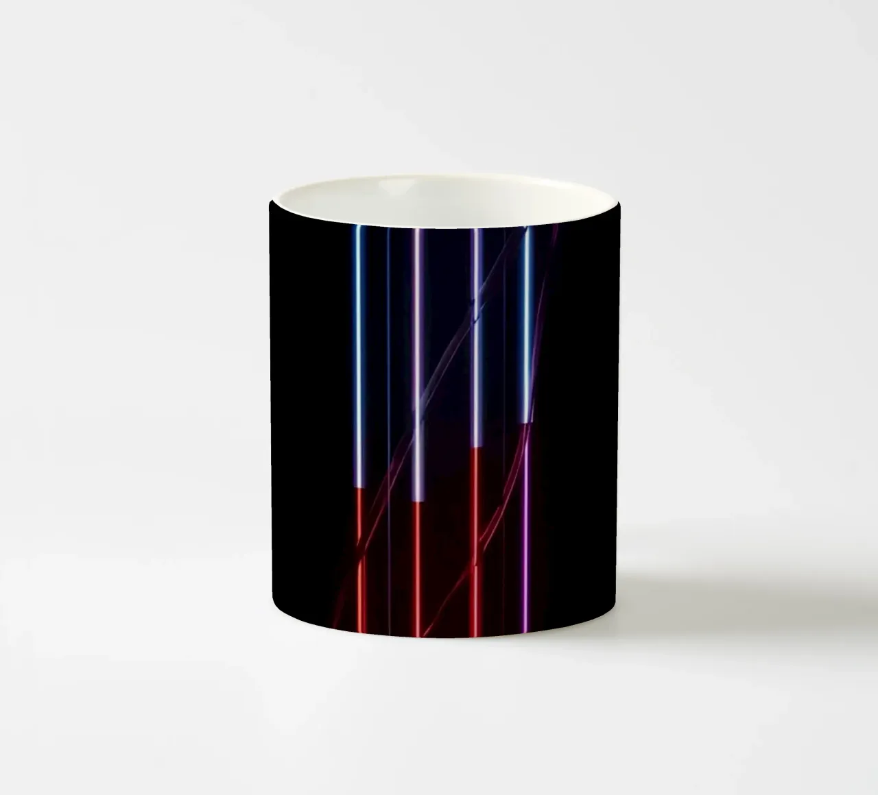 Cinque barre luminose al neon graduali con filo su nero tazza in ceramica da DesignDoodle
