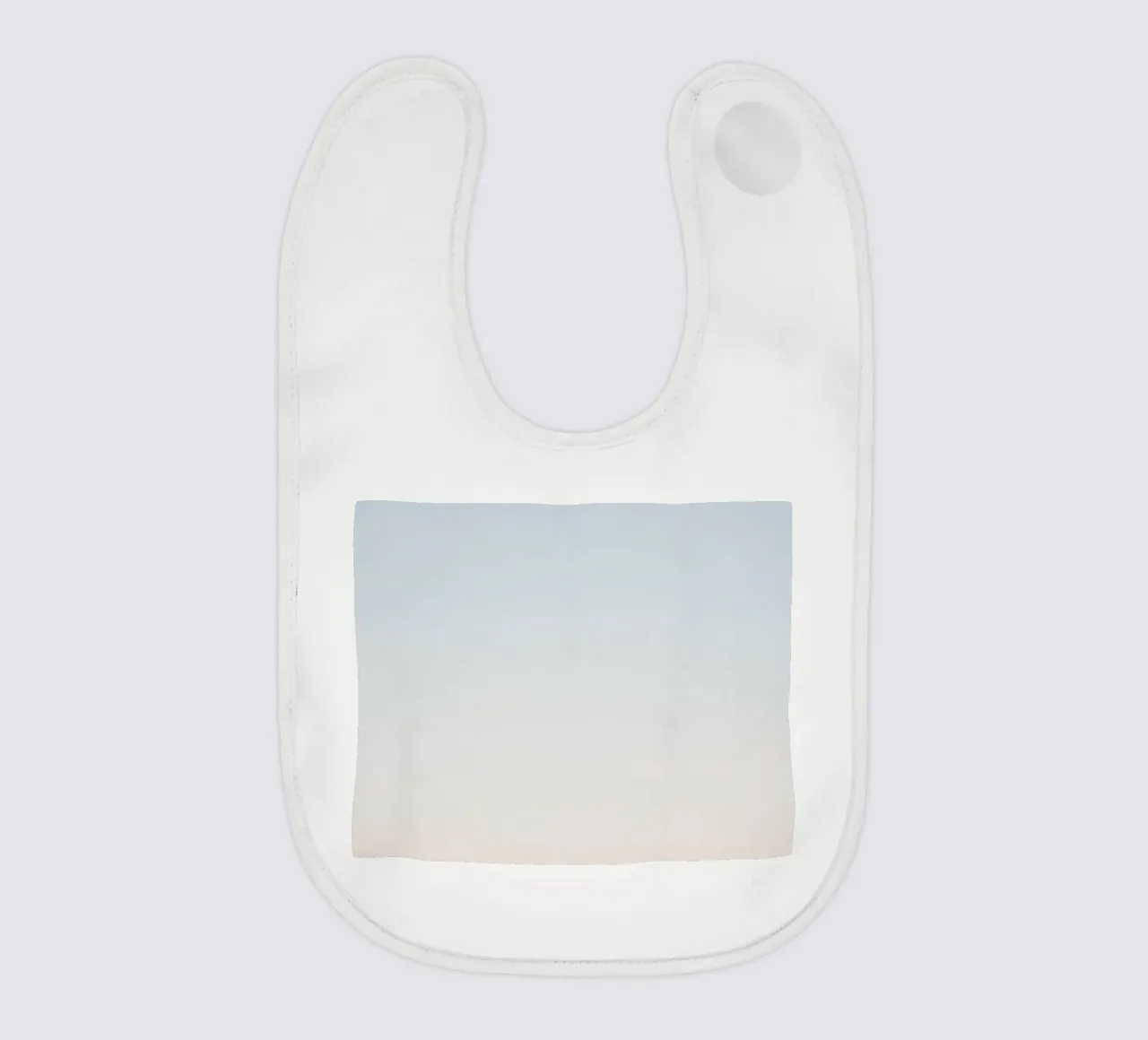 Gradiente di blu e pesca bavaglino da DesignDoodle