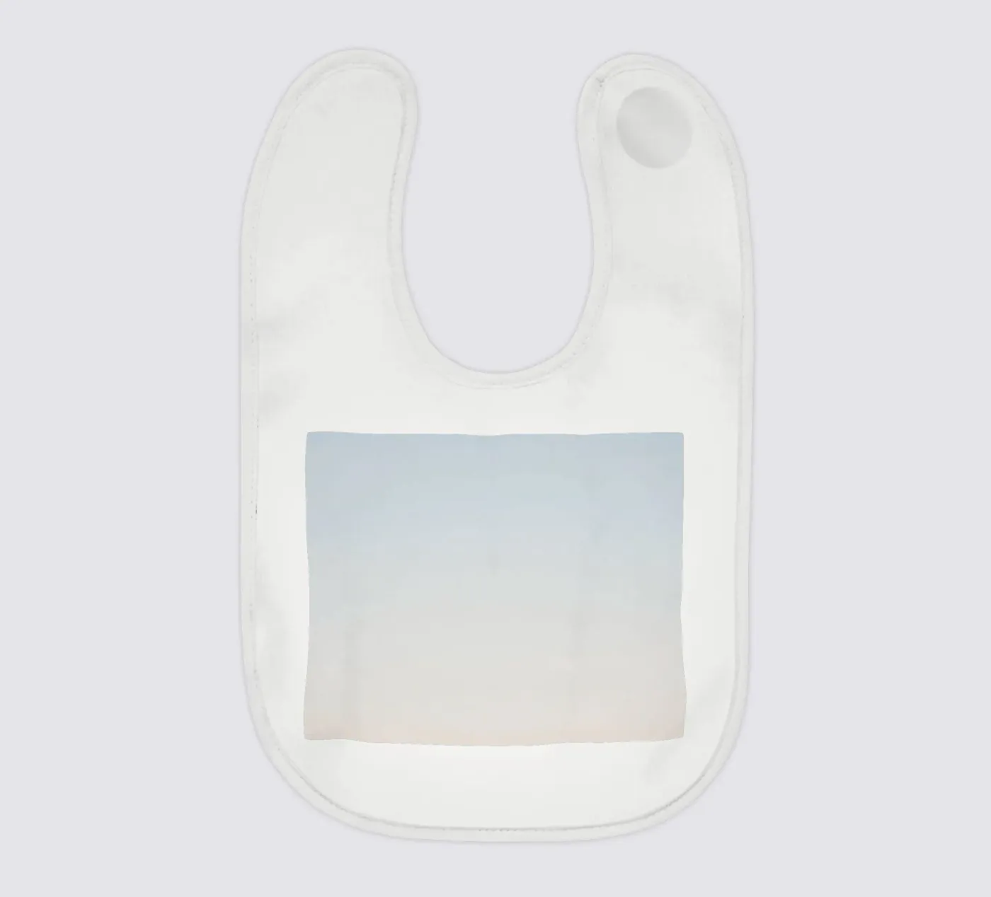 Gradiente di blu e pesca bavaglino da DesignDoodle