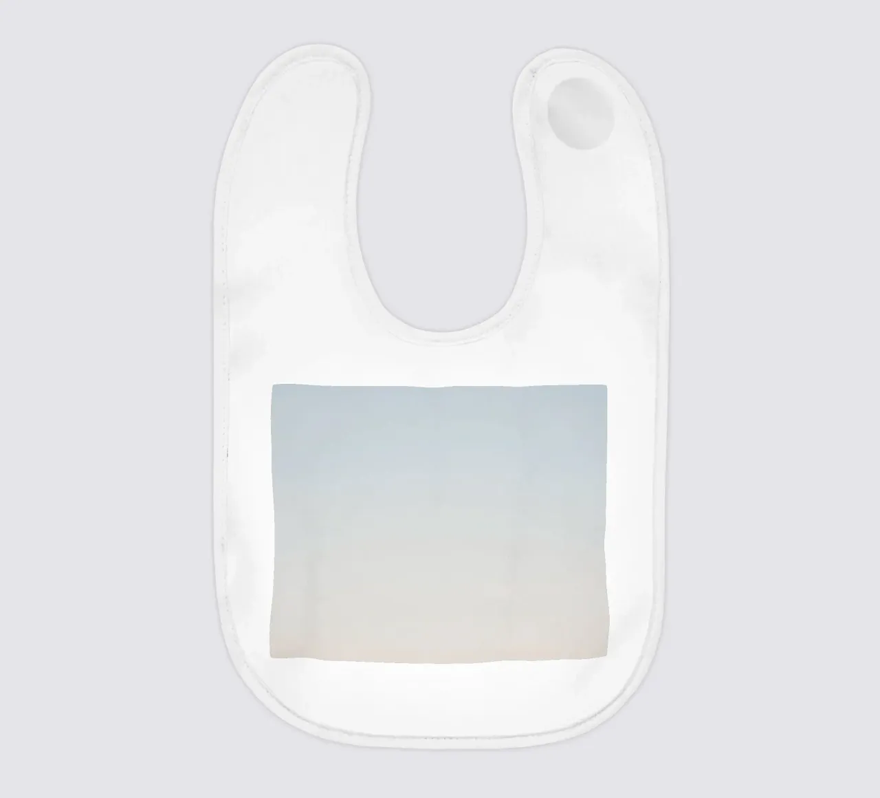 Gradiente di blu e pesca bavaglino da DesignDoodle
