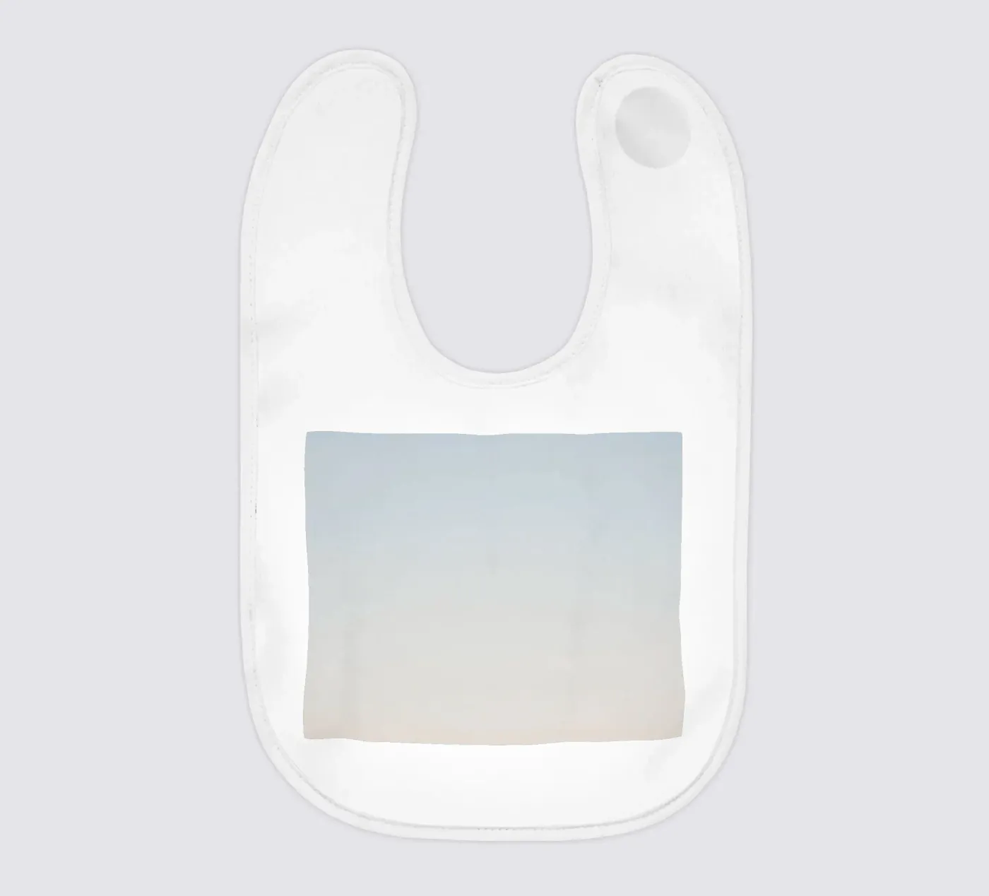 Gradiente di blu e pesca bavaglino da DesignDoodle