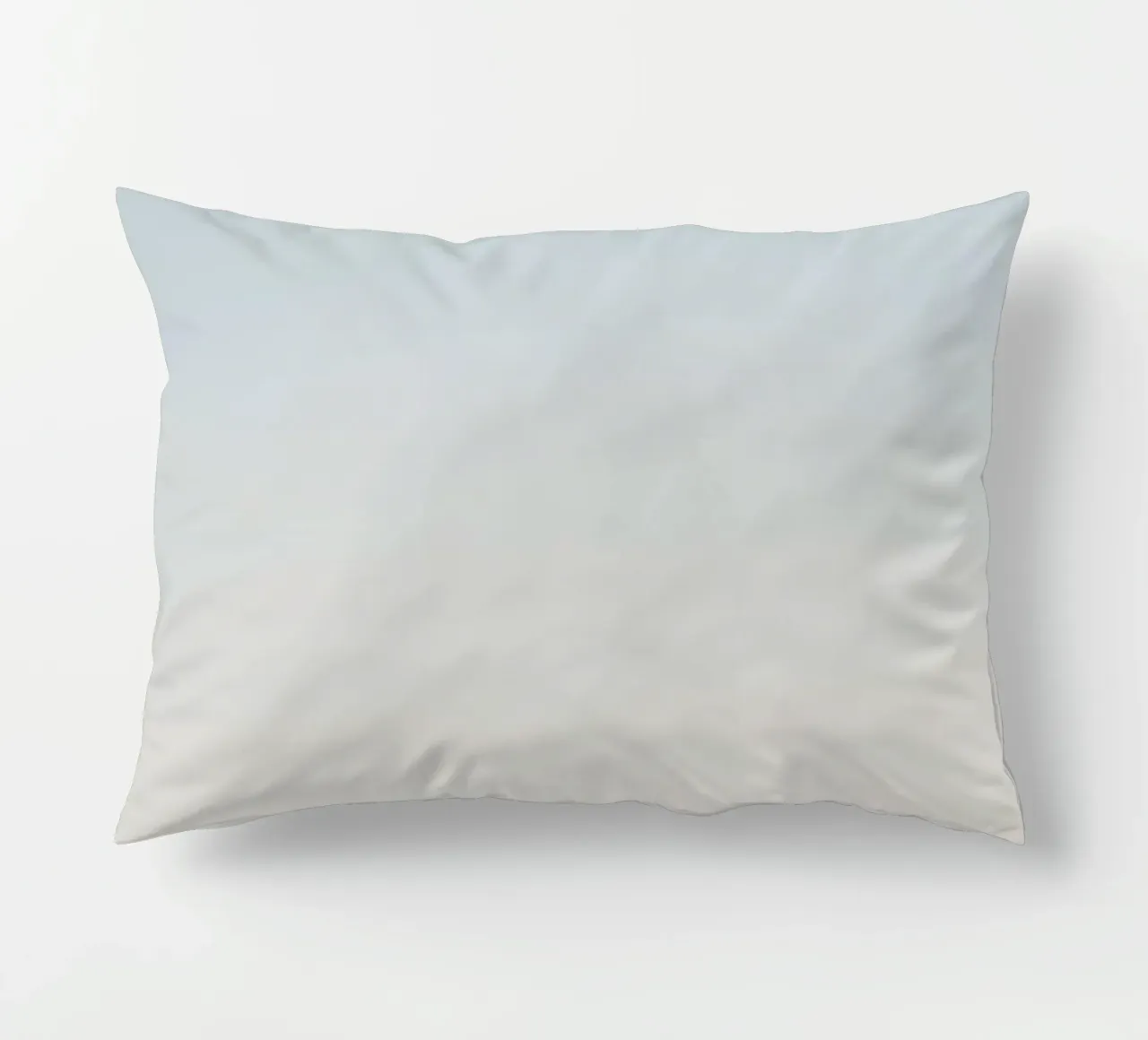 Gradiente di blu e pesca cuscino da DesignDoodle