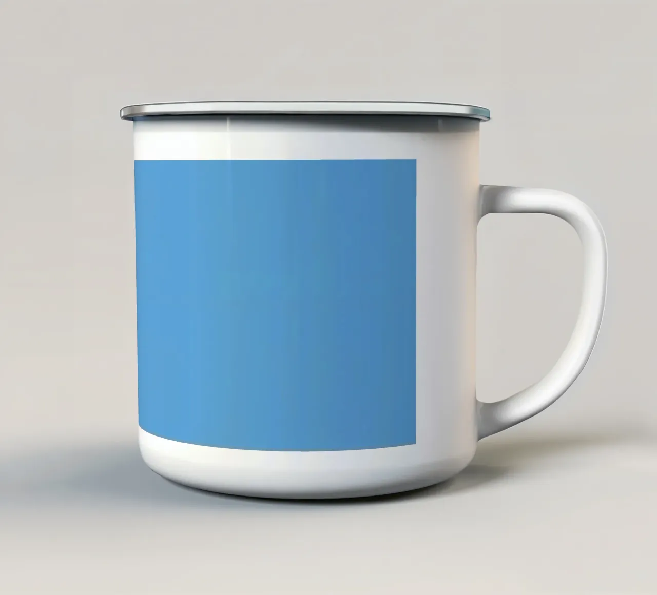 Sfondo blu chiaro a tinta unita tazza in smalto da DesignDoodle