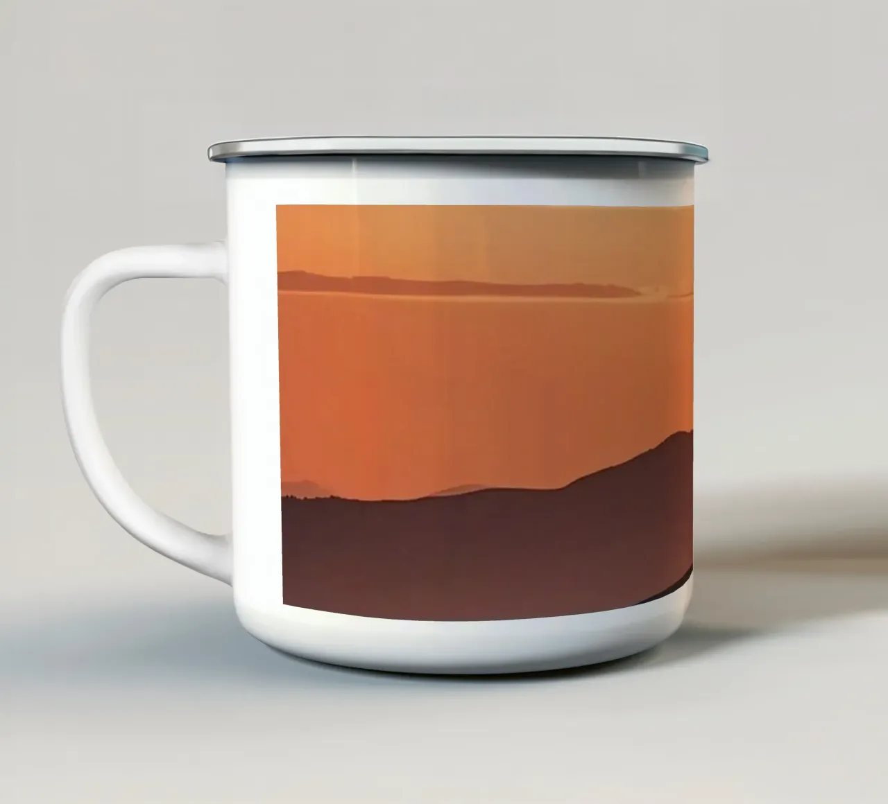 Paesaggio di Rolling Hills al tramonto con le persone tazza in smalto da DesignDoodle