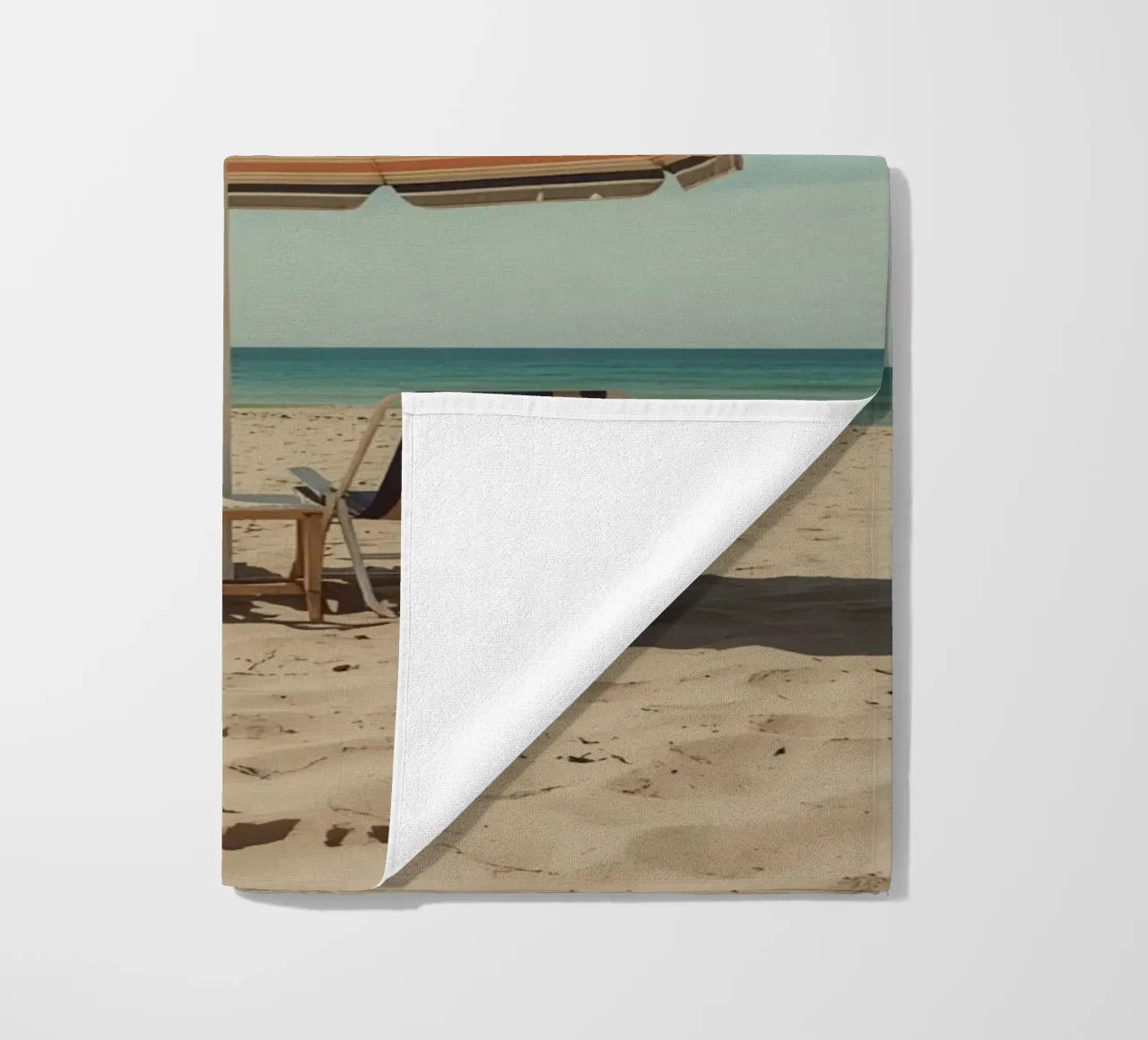 Sedie da spiaggia e ombrellone sulla spiaggia di sabbia telo mare da DesignDoodle