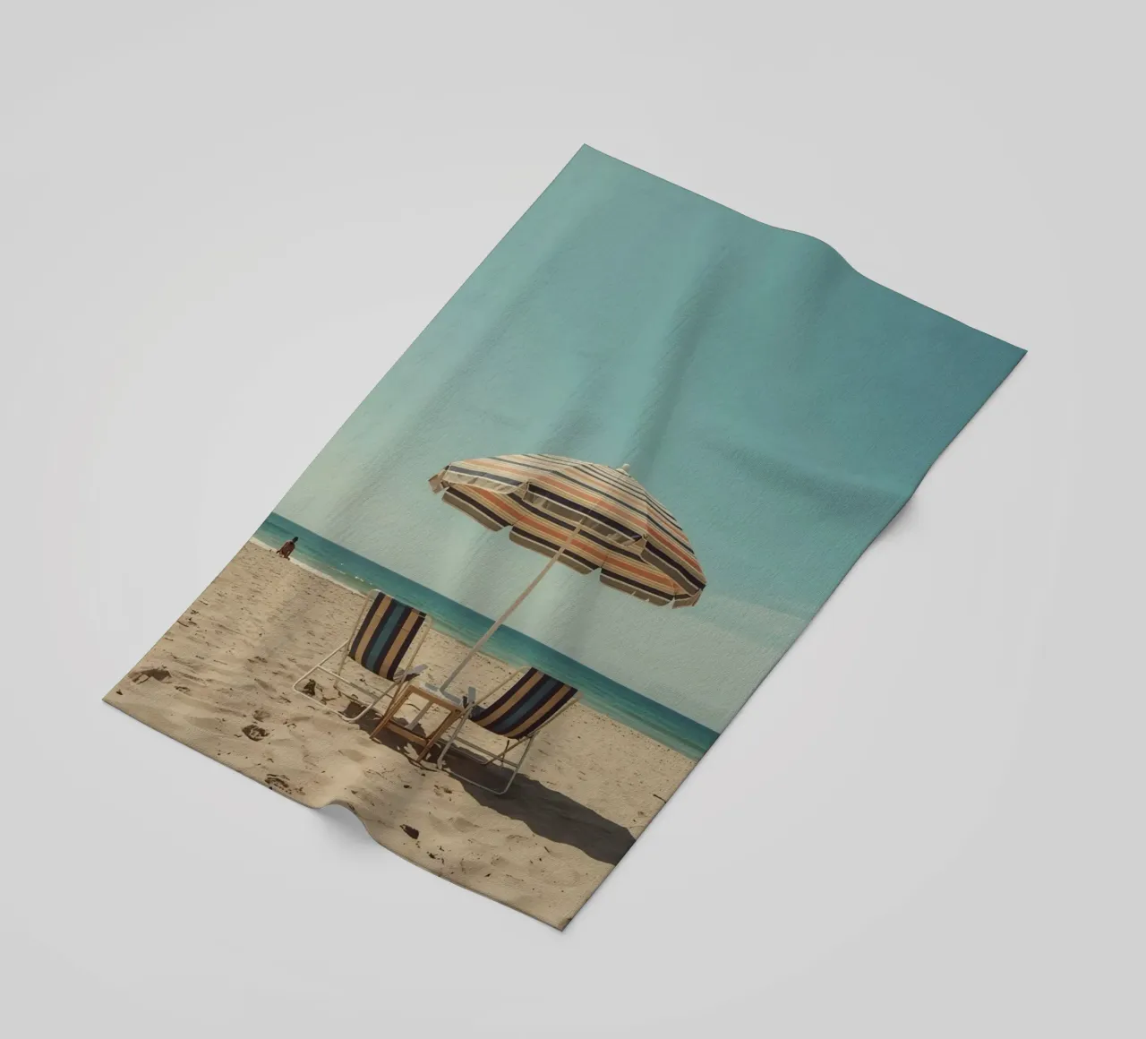 Sedie da spiaggia e ombrellone sulla spiaggia di sabbia telo mare da DesignDoodle